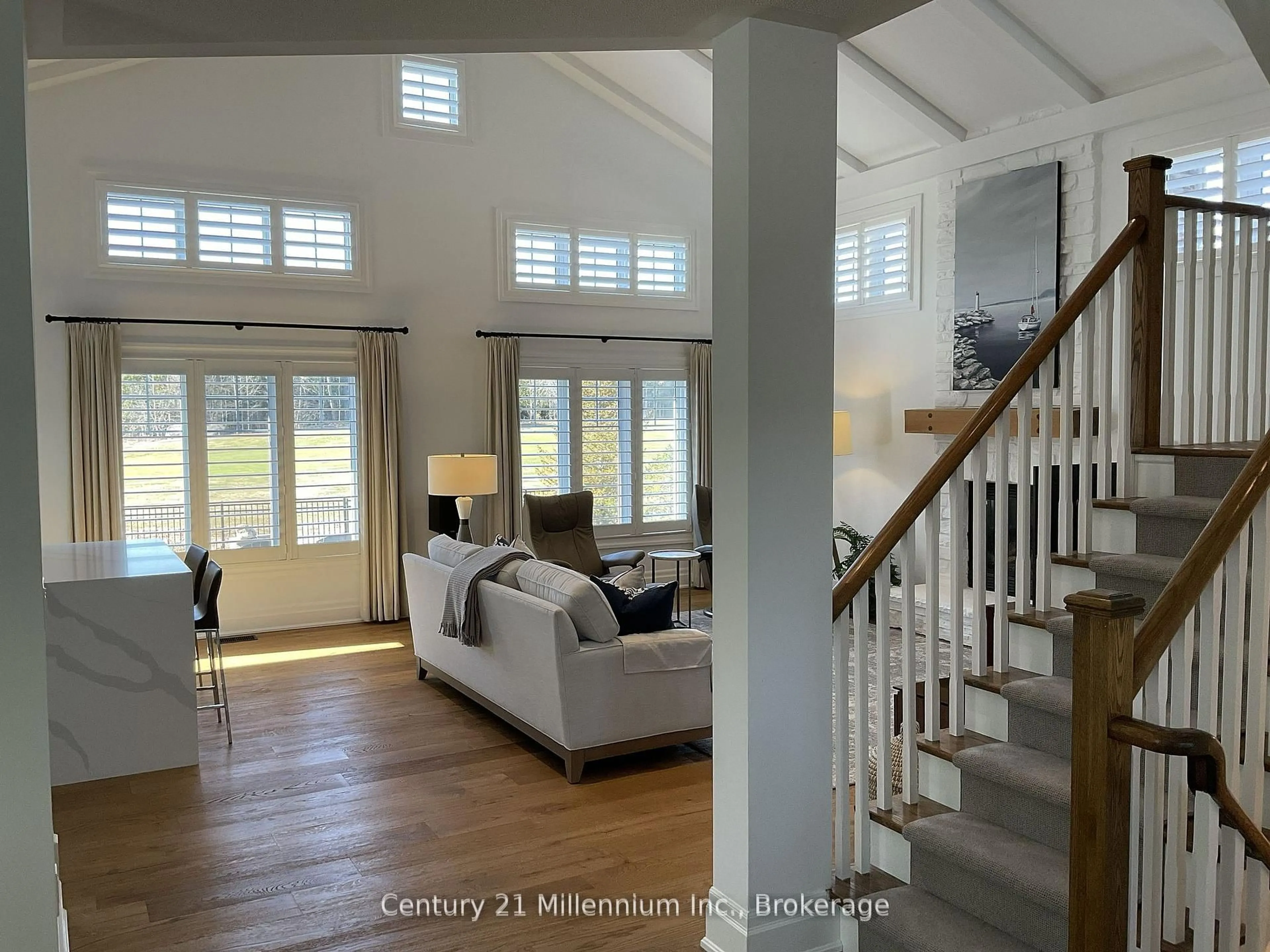 Indoor entryway for 132 Rankin's Cres, Blue Mountains Ontario N0H 2P0