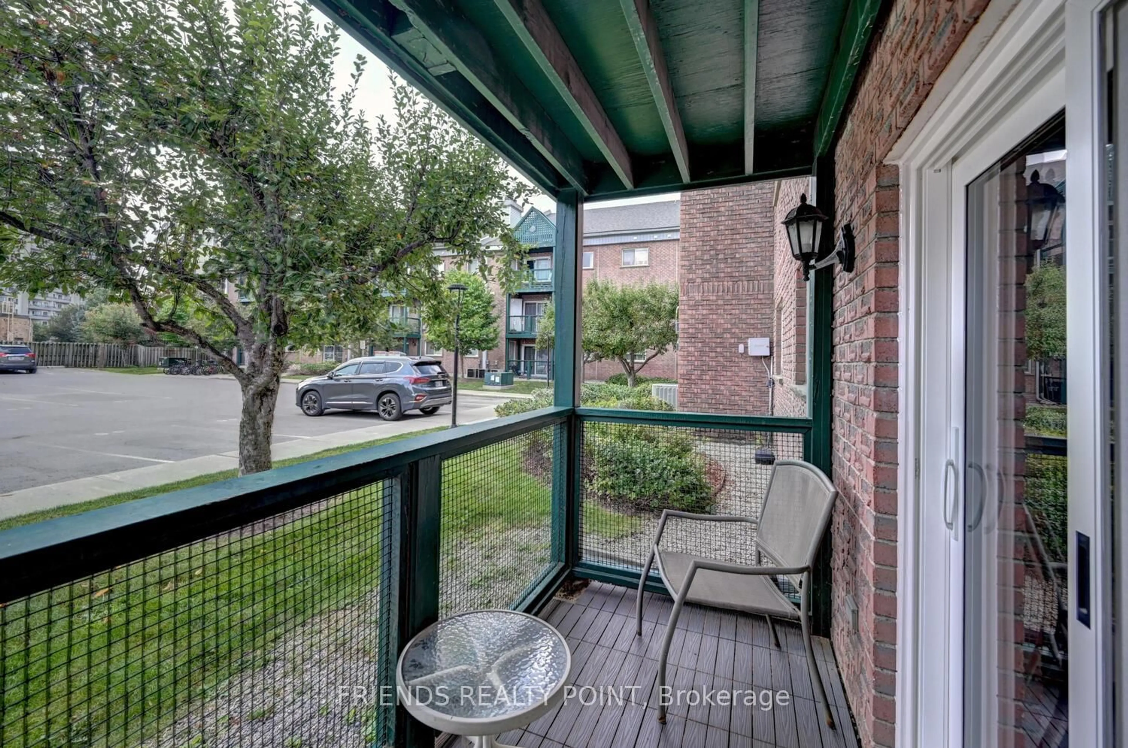 Patio, street for 3085 Kingsway Dr #1, Kitchener Ontario N2C 2P1