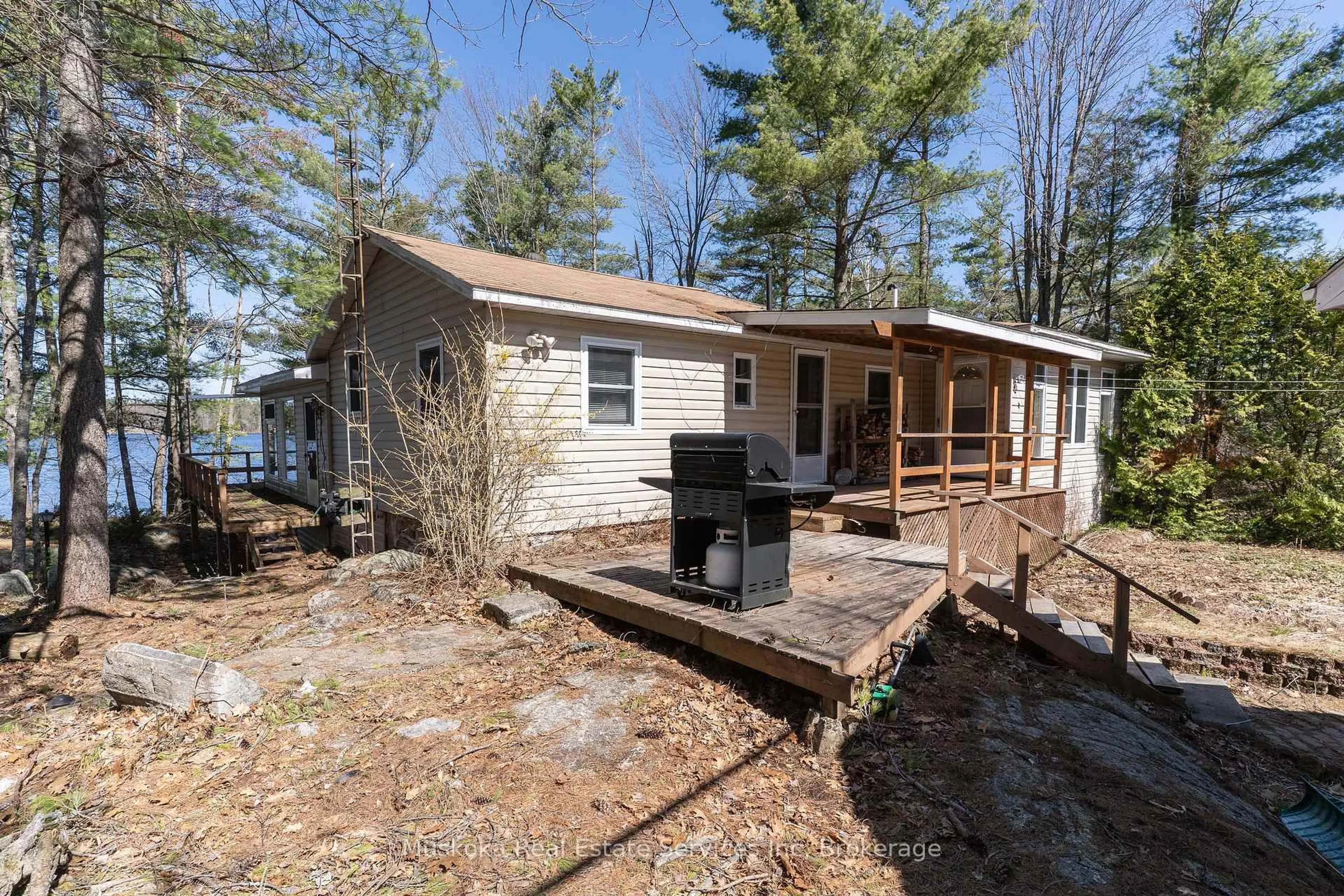 Patio, water/lake/river/ocean view for 1187 Kahshe Lake Rd, Gravenhurst Ontario P0E 1G0