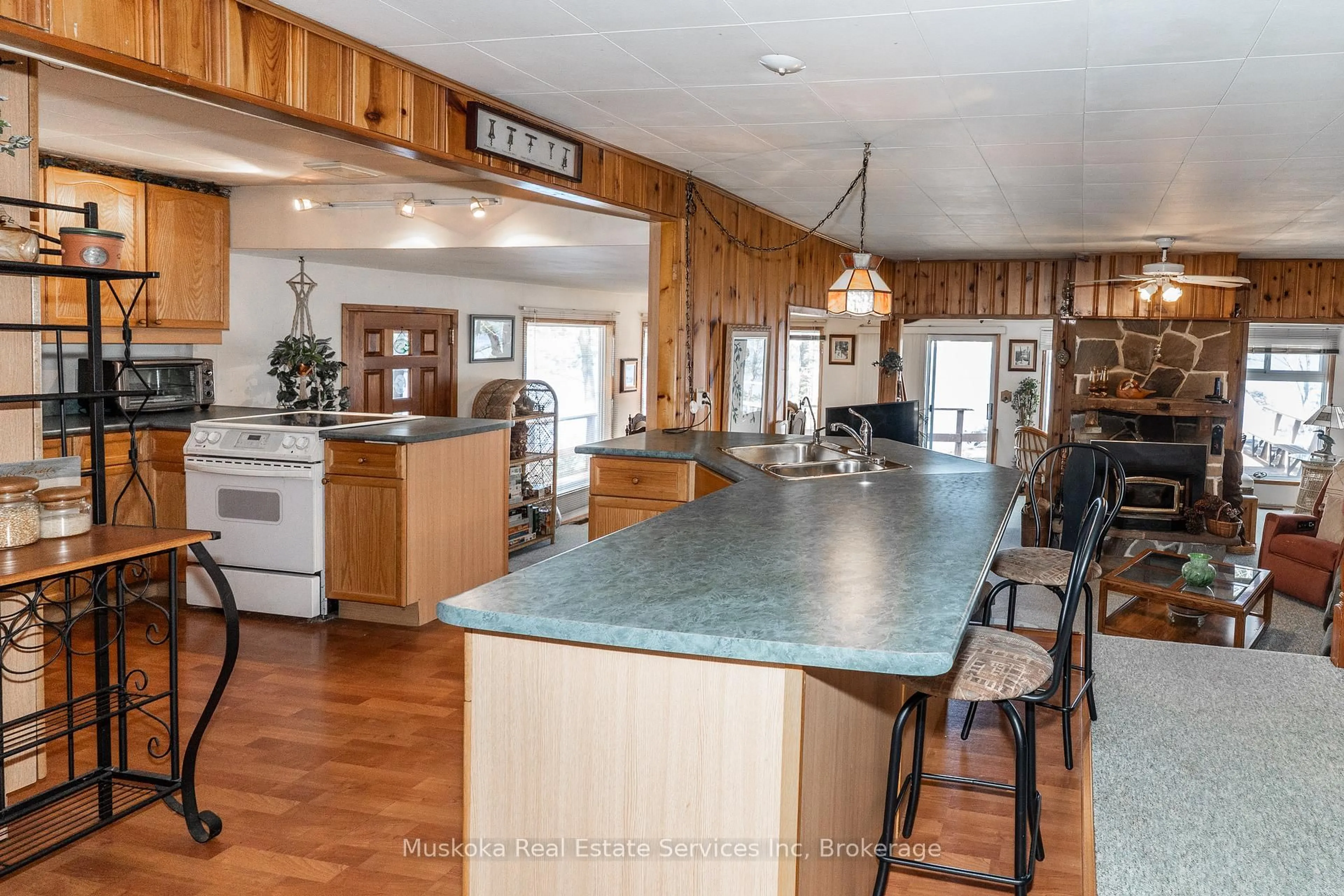 Open concept kitchen, unknown for 1187 Kahshe Lake Rd, Gravenhurst Ontario P0E 1G0