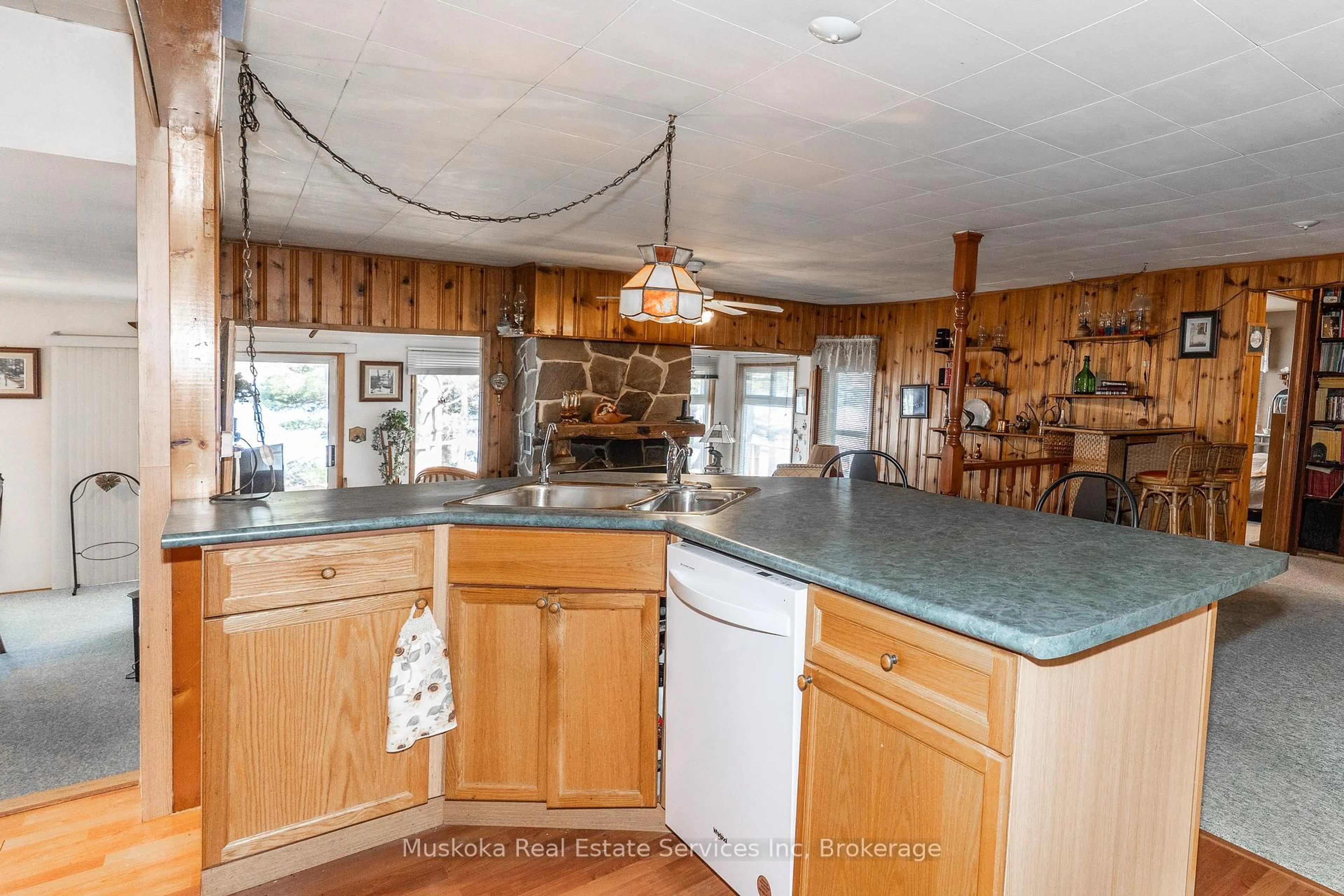 Open concept kitchen, unknown for 1187 Kahshe Lake Rd, Gravenhurst Ontario P0E 1G0