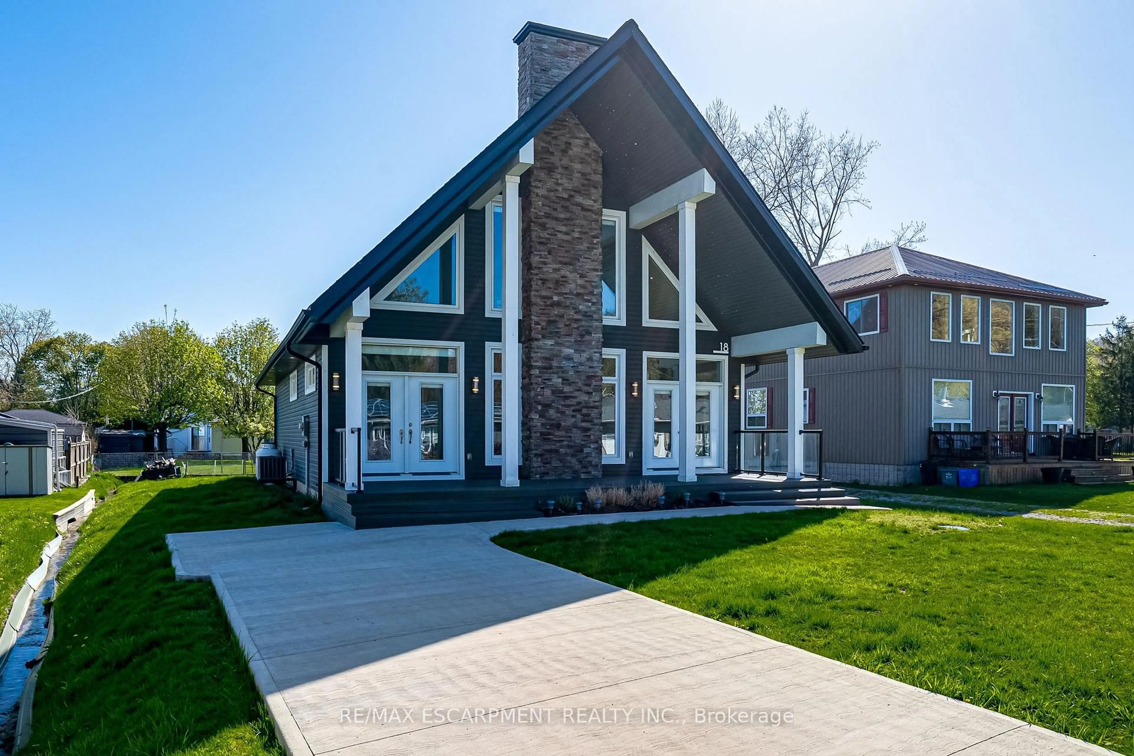 Unknown for 18 Walter St, Norfolk Ontario N0E 1T0