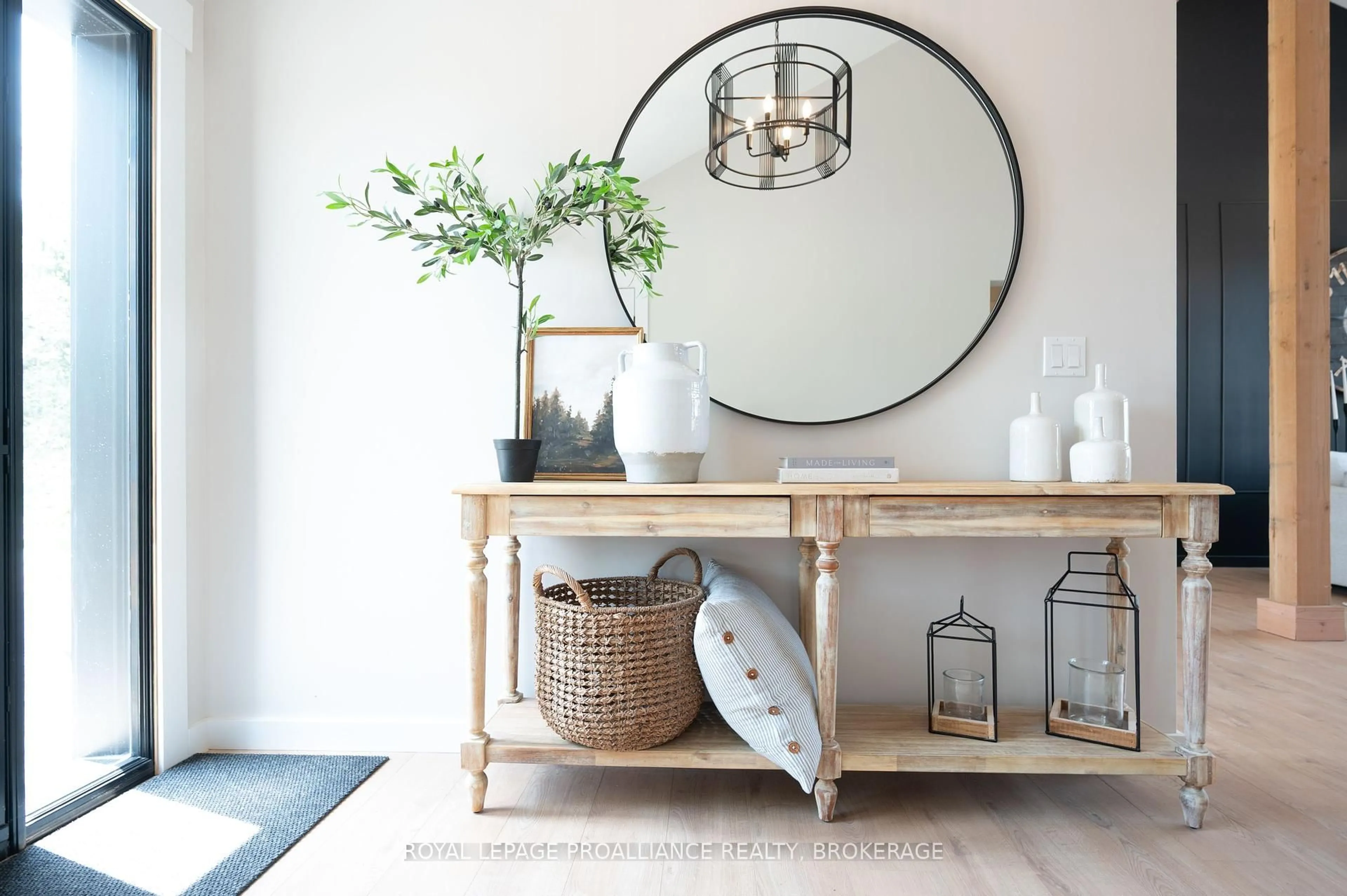 Indoor entryway for 2924 Highway 2 N/A, Kingston Ontario K7L 4V1