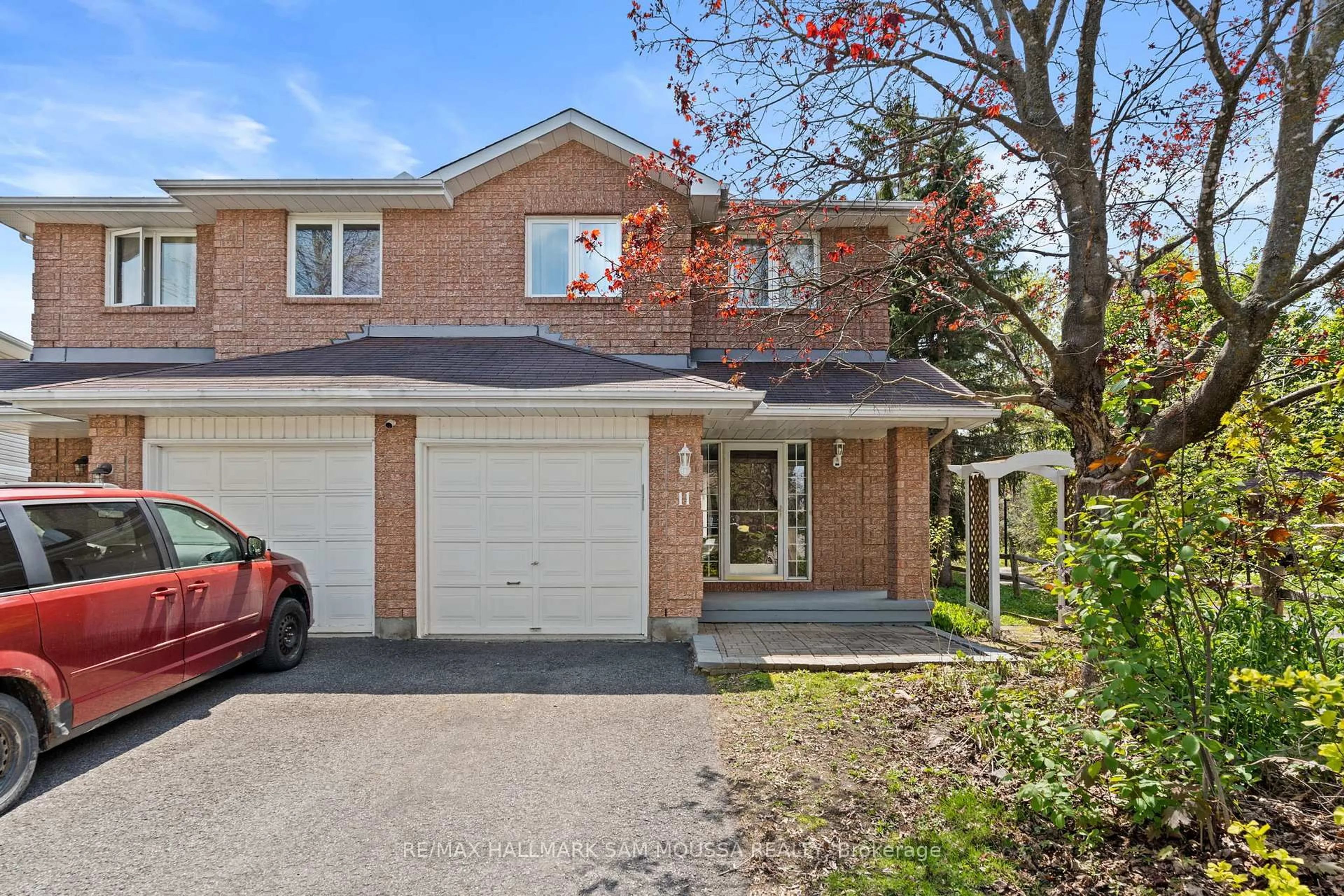 Home with brick exterior material, street for 11 Highmont Crt, Kanata Ontario K2T 1B3