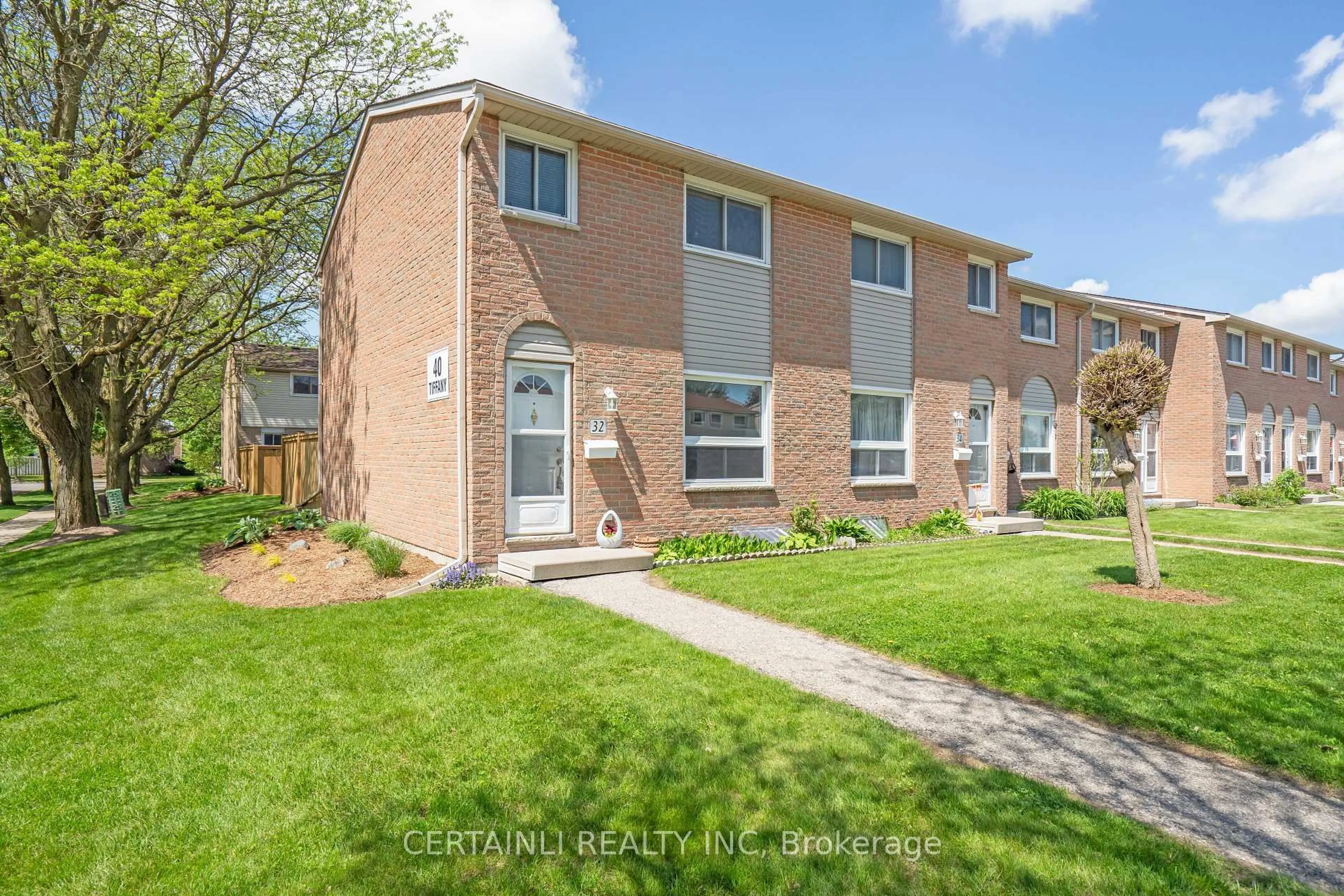 Home with brick exterior material, street for 40 Tiffany Dr #32, London East Ontario N5V 3N3