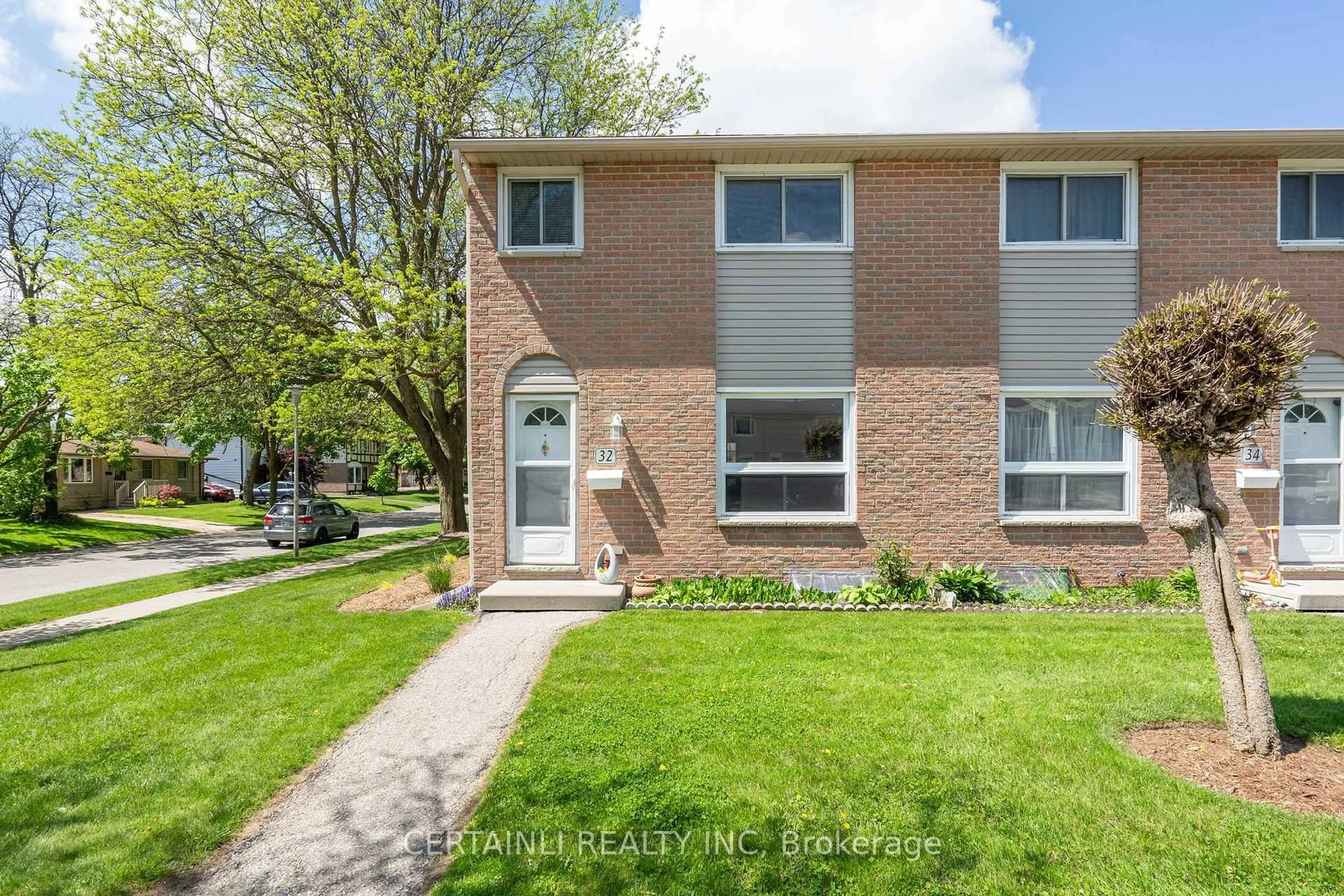 Home with brick exterior material, street for 40 Tiffany Dr #32, London East Ontario N5V 3N3