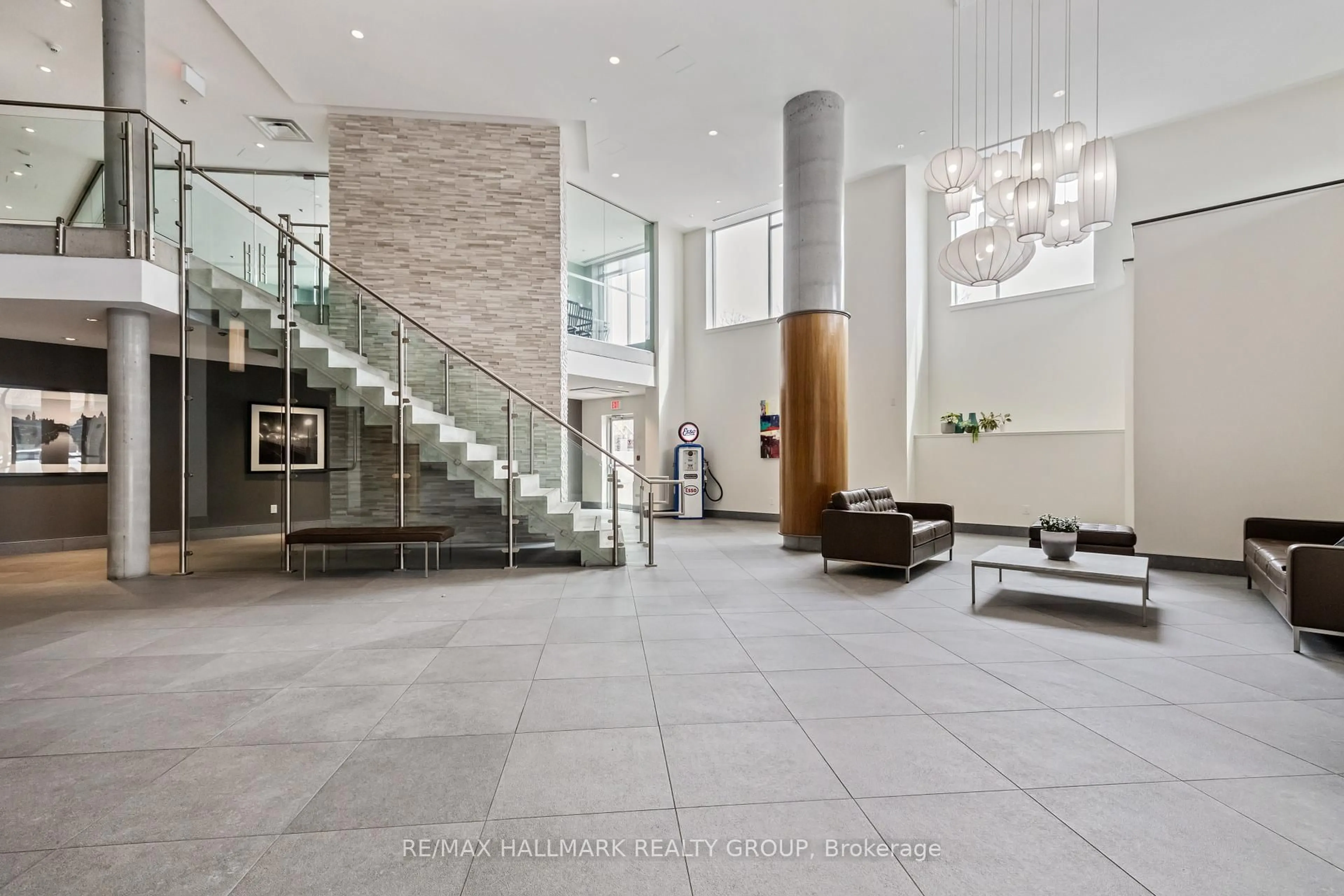 Lobby for 7 Marquette Ave #411, Ottawa Ontario K1L 8A7