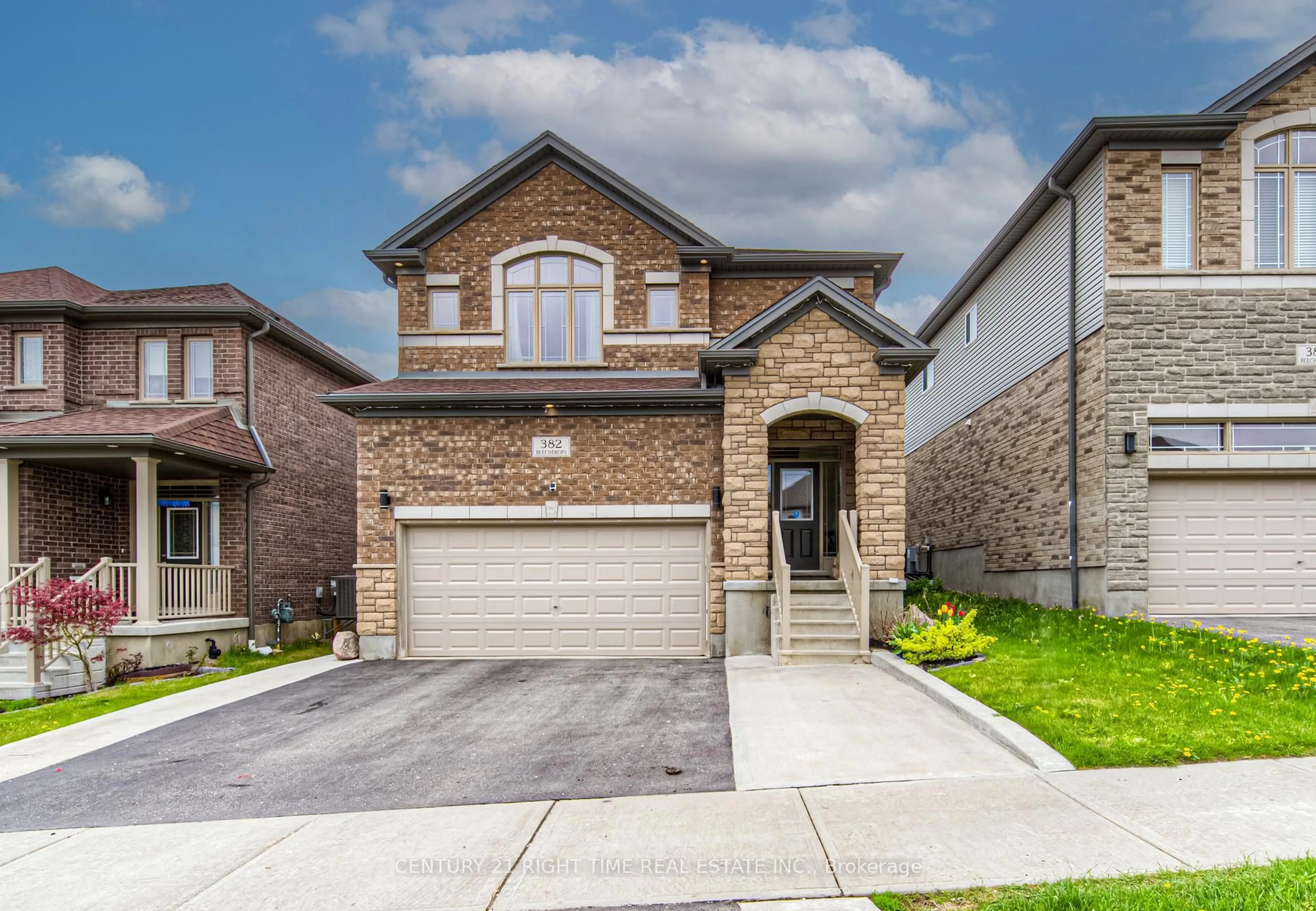 Home with brick exterior material, street for 382 Beechdrops Dr, Waterloo Ontario N2V 0E8