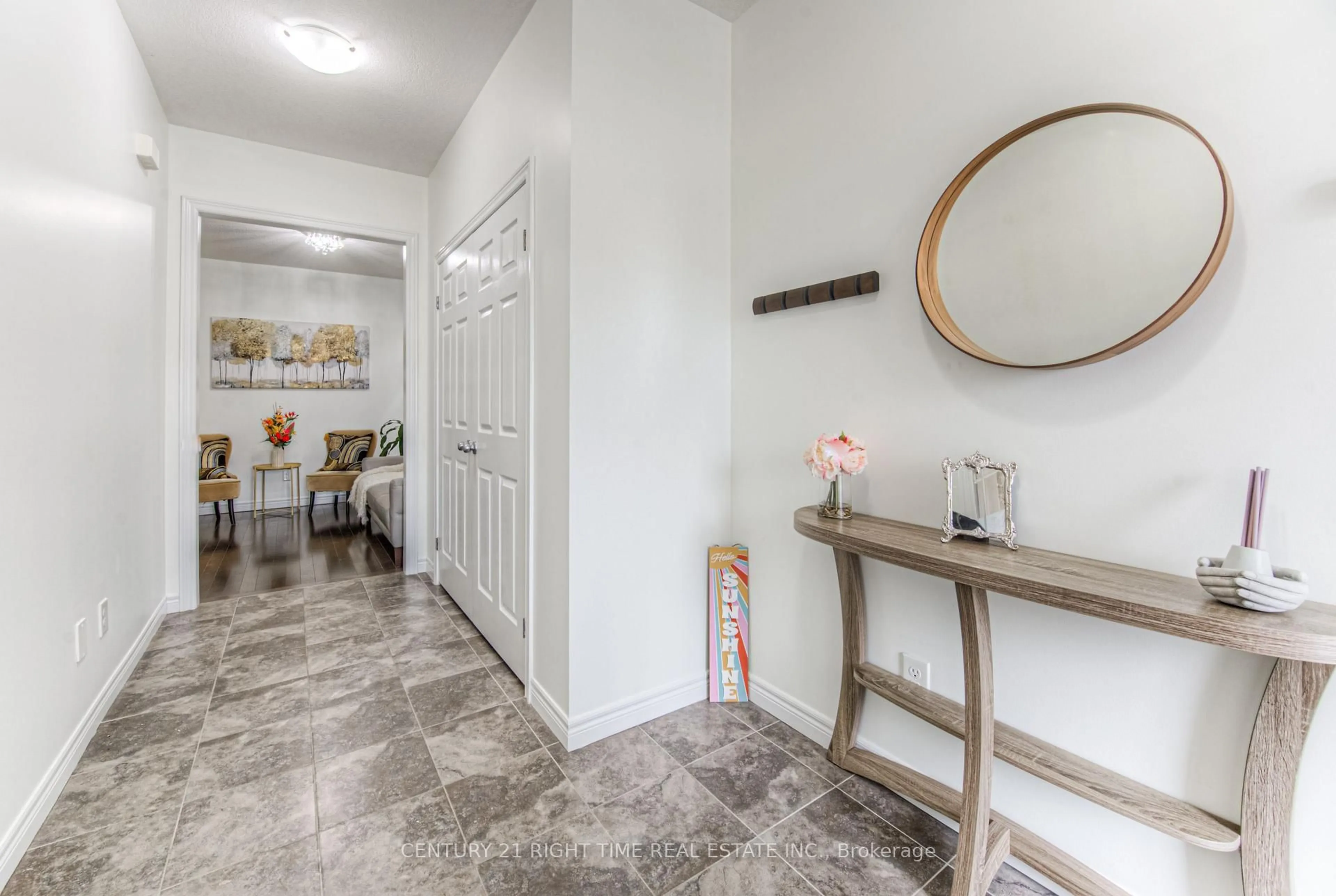 Indoor entryway for 382 Beechdrops Dr, Waterloo Ontario N2V 0E8