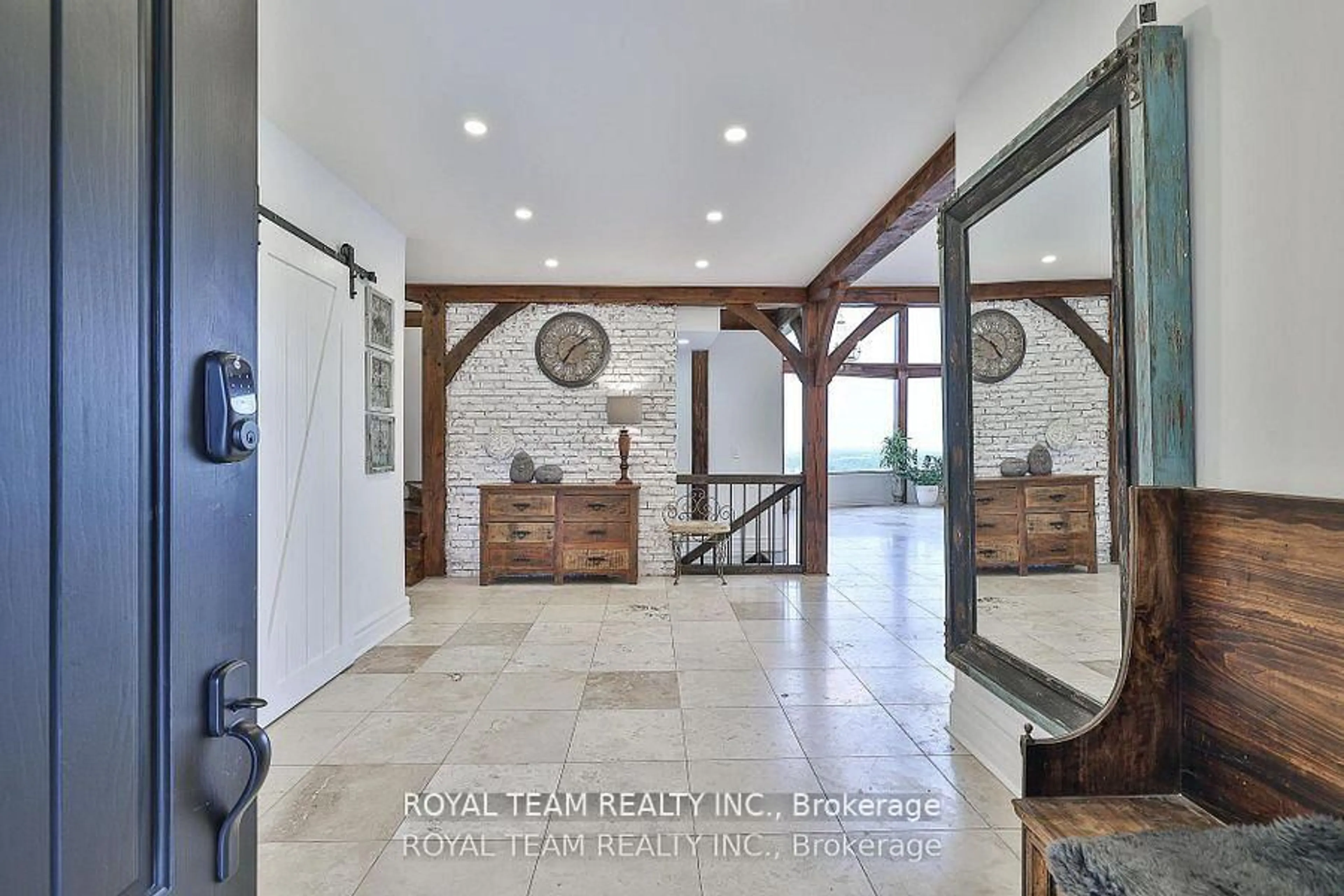 Indoor entryway for 388303 Sideroad 20 Sdrd, Mono Ontario L9W 6W1