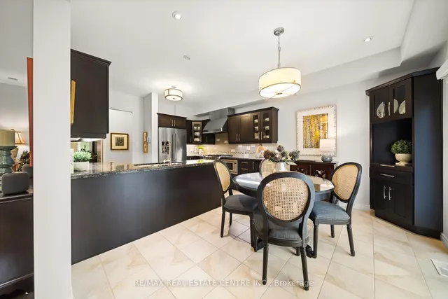 Additional property image - 441 Stonehenge Dr Unit 17