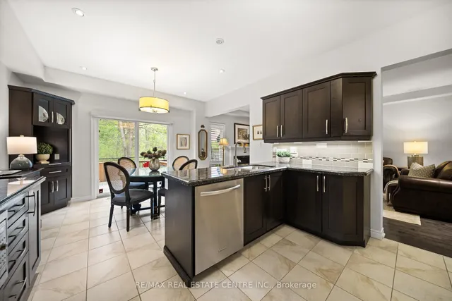 Additional property image - 441 Stonehenge Dr Unit 17