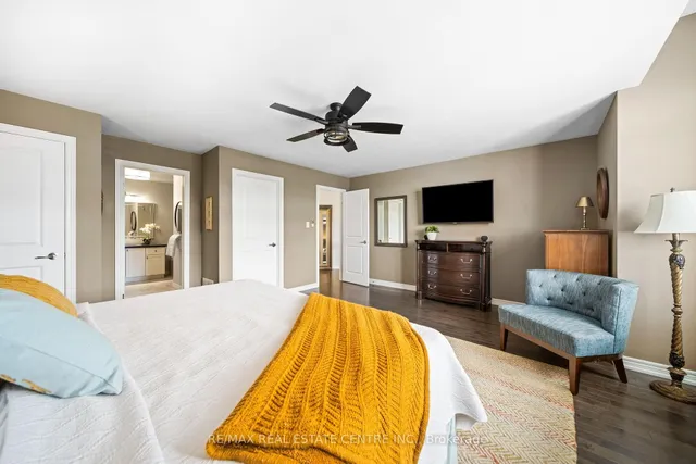Additional property image - 441 Stonehenge Dr Unit 17