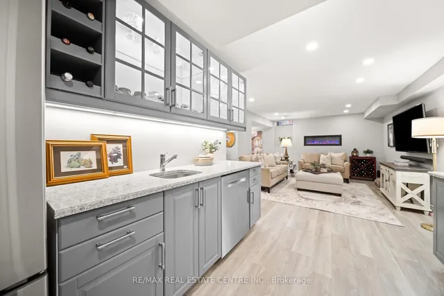 Additional property image - 441 Stonehenge Dr Unit 17