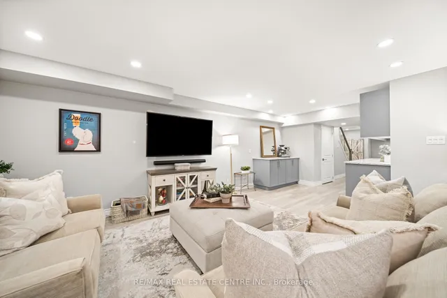 Additional property image - 441 Stonehenge Dr Unit 17
