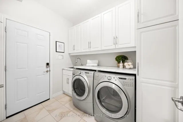Additional property image - 441 Stonehenge Dr Unit 17