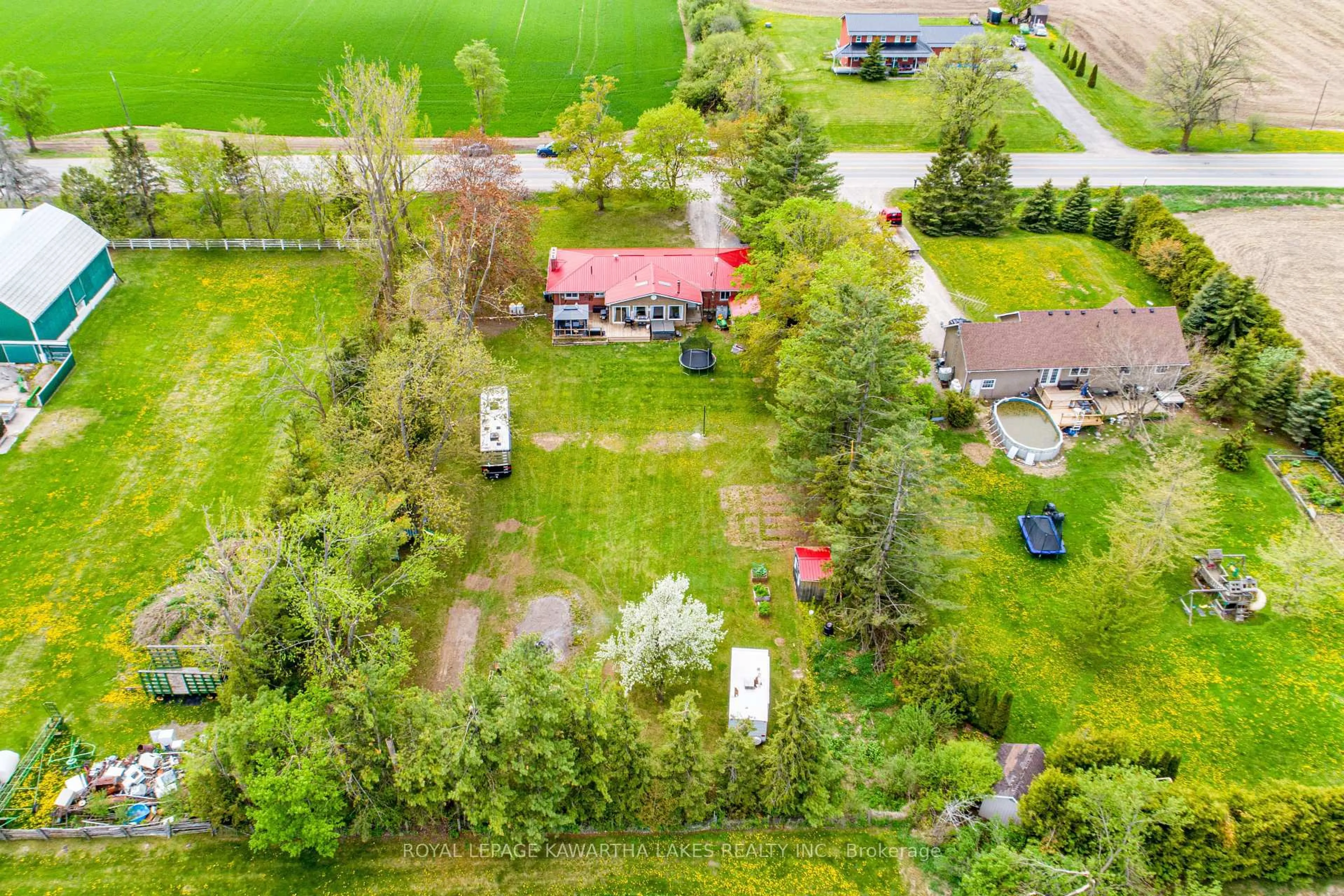 A pic from outside/outdoor area/front of a property/back of a property/a pic from drone, unknown for 1372 Elm Tree Rd, Kawartha Lakes Ontario K9V 4R2