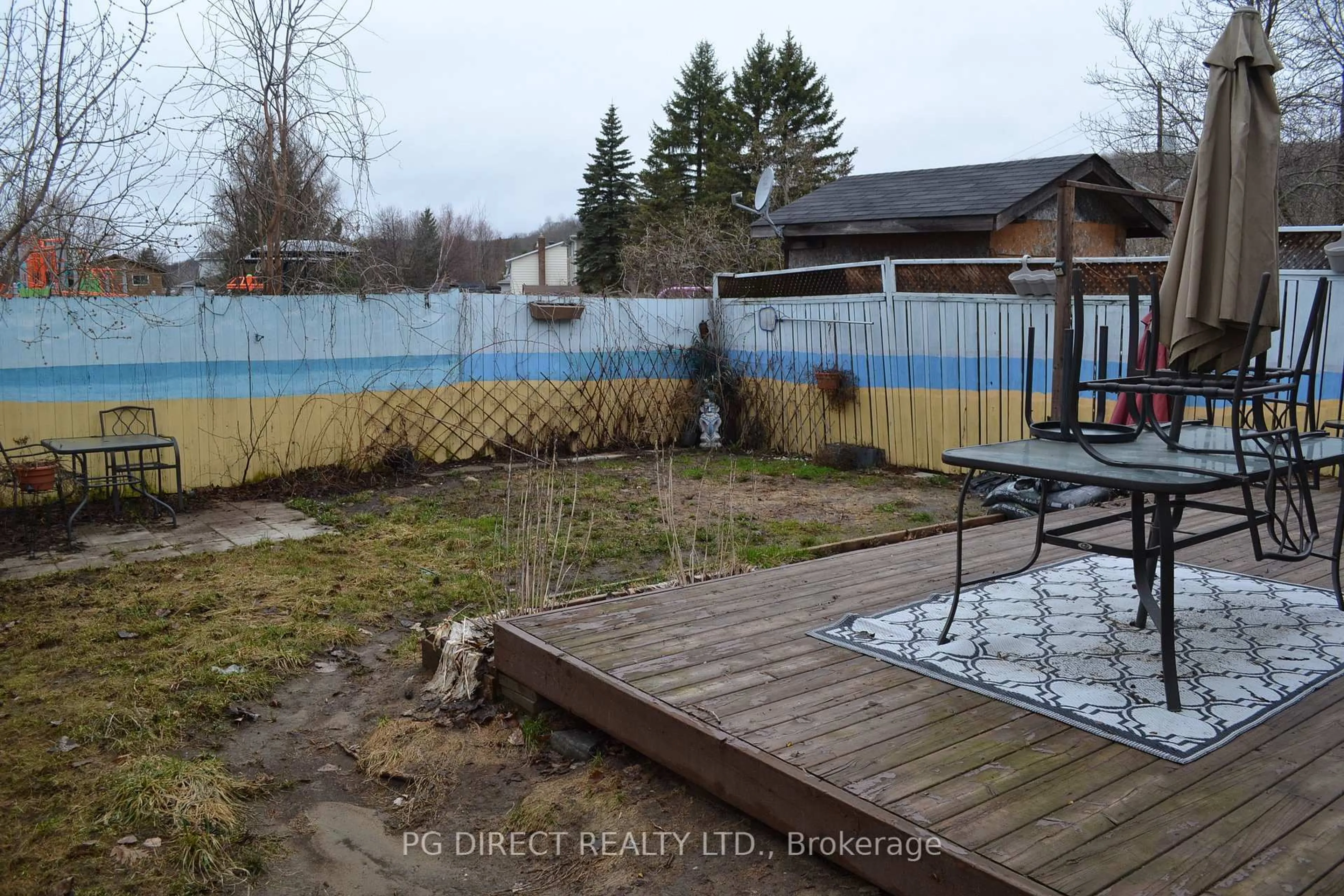 Unknown for 7 Dover Crt, North Bay Ontario P1B 9G8