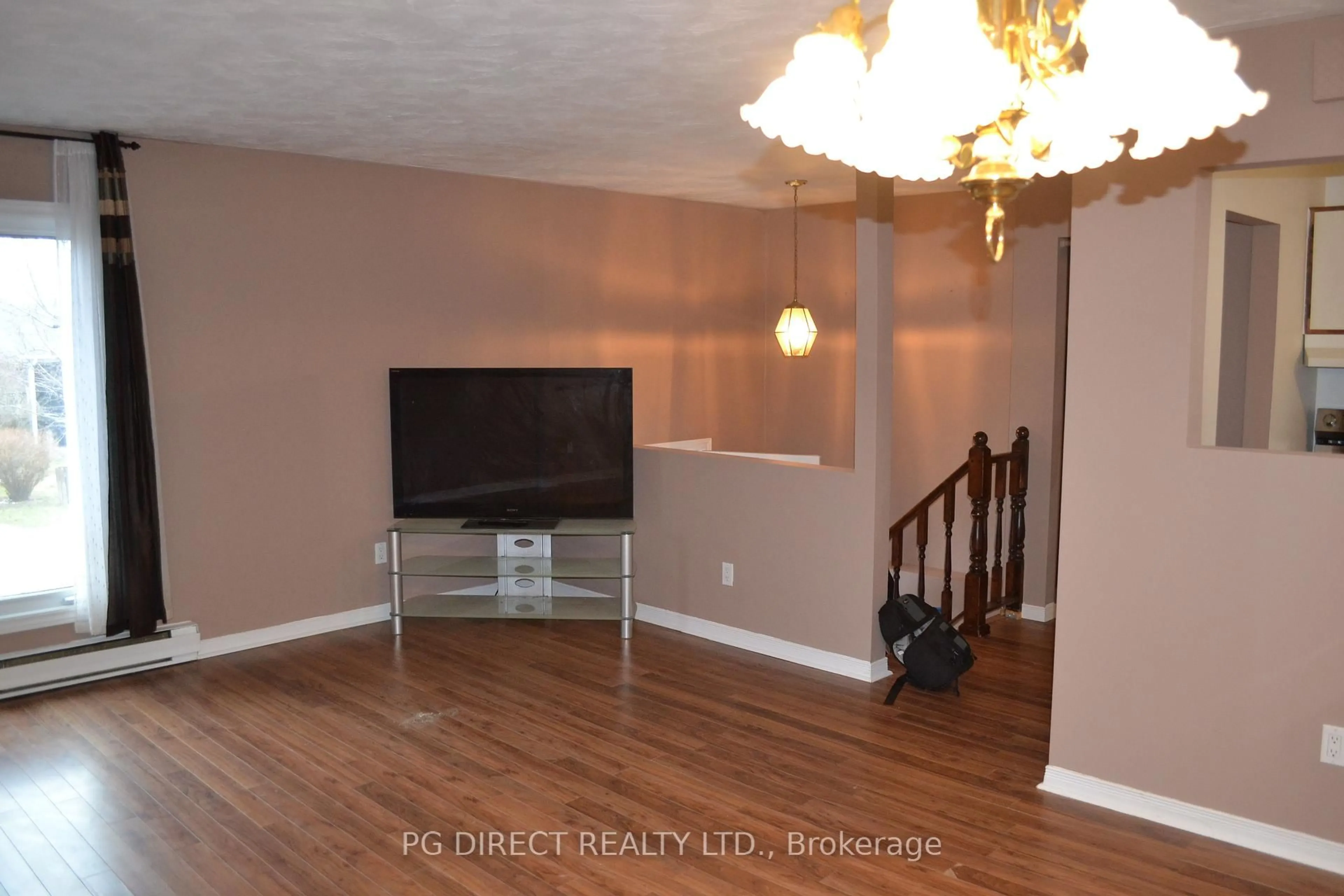 Unknown for 7 Dover Crt, North Bay Ontario P1B 9G8