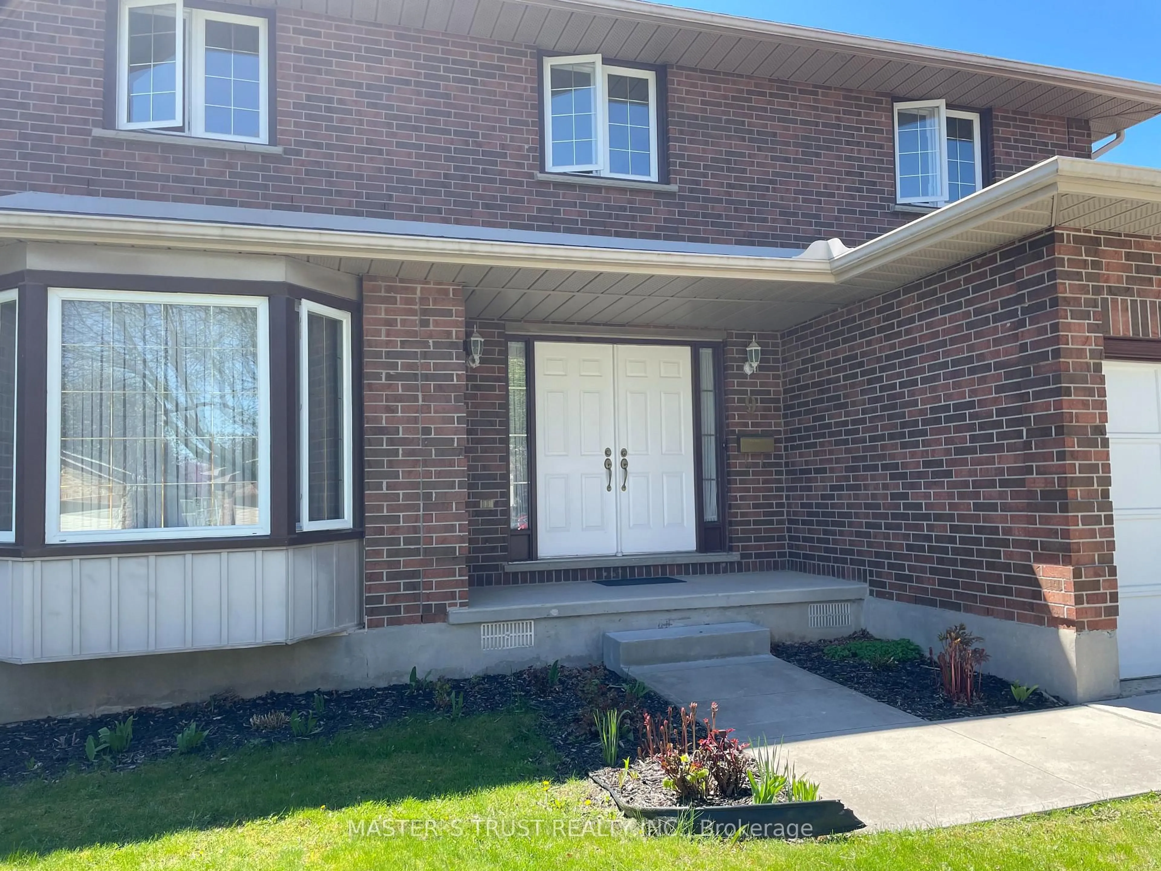 Home with brick exterior material, street for 9 Mountainview Cres, London South Ontario N6J 4M9