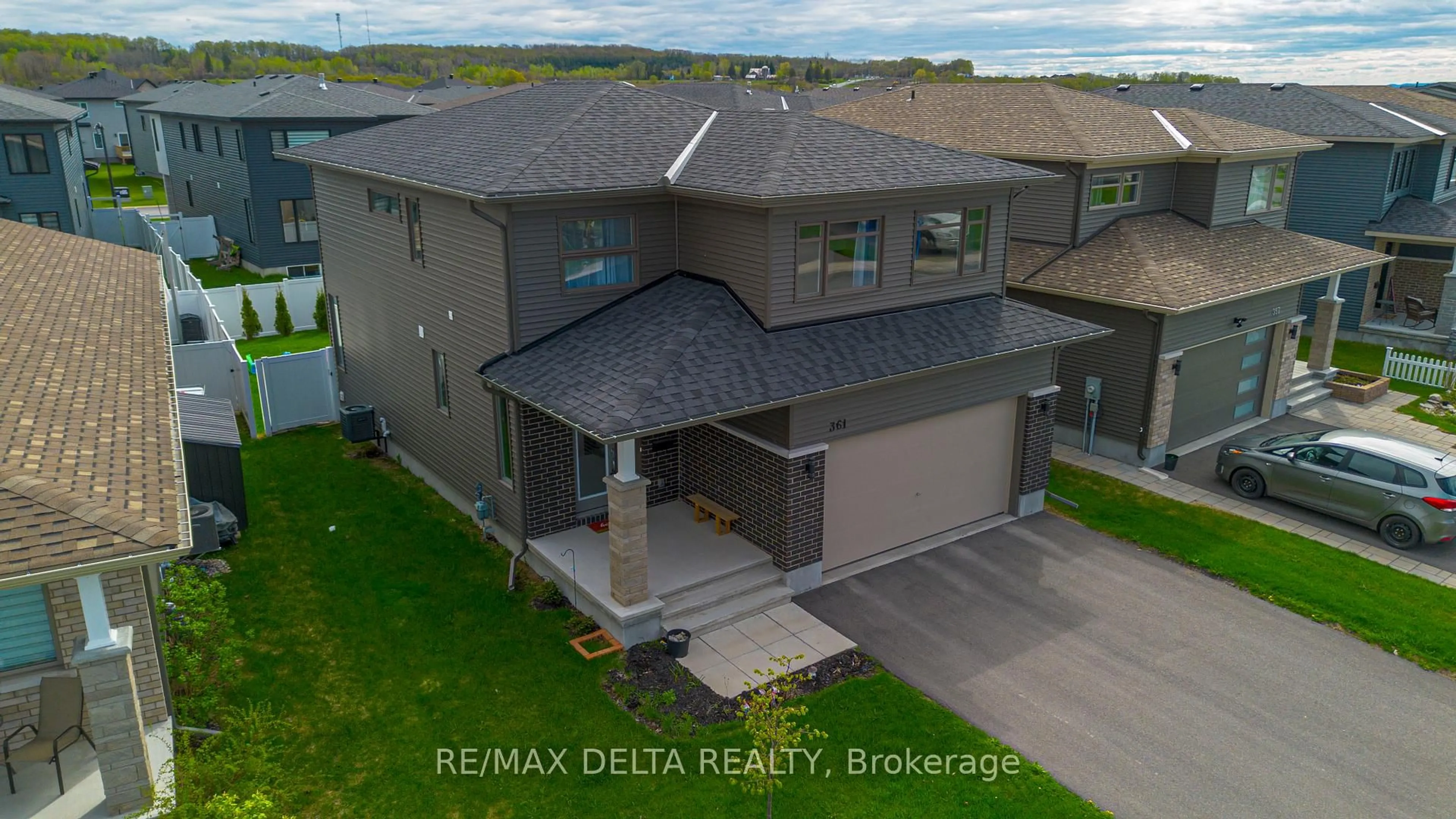A pic from outside/outdoor area/front of a property/back of a property/a pic from drone, unknown for 361 Sterling Ave, Clarence-Rockland Ontario K4K 0L4