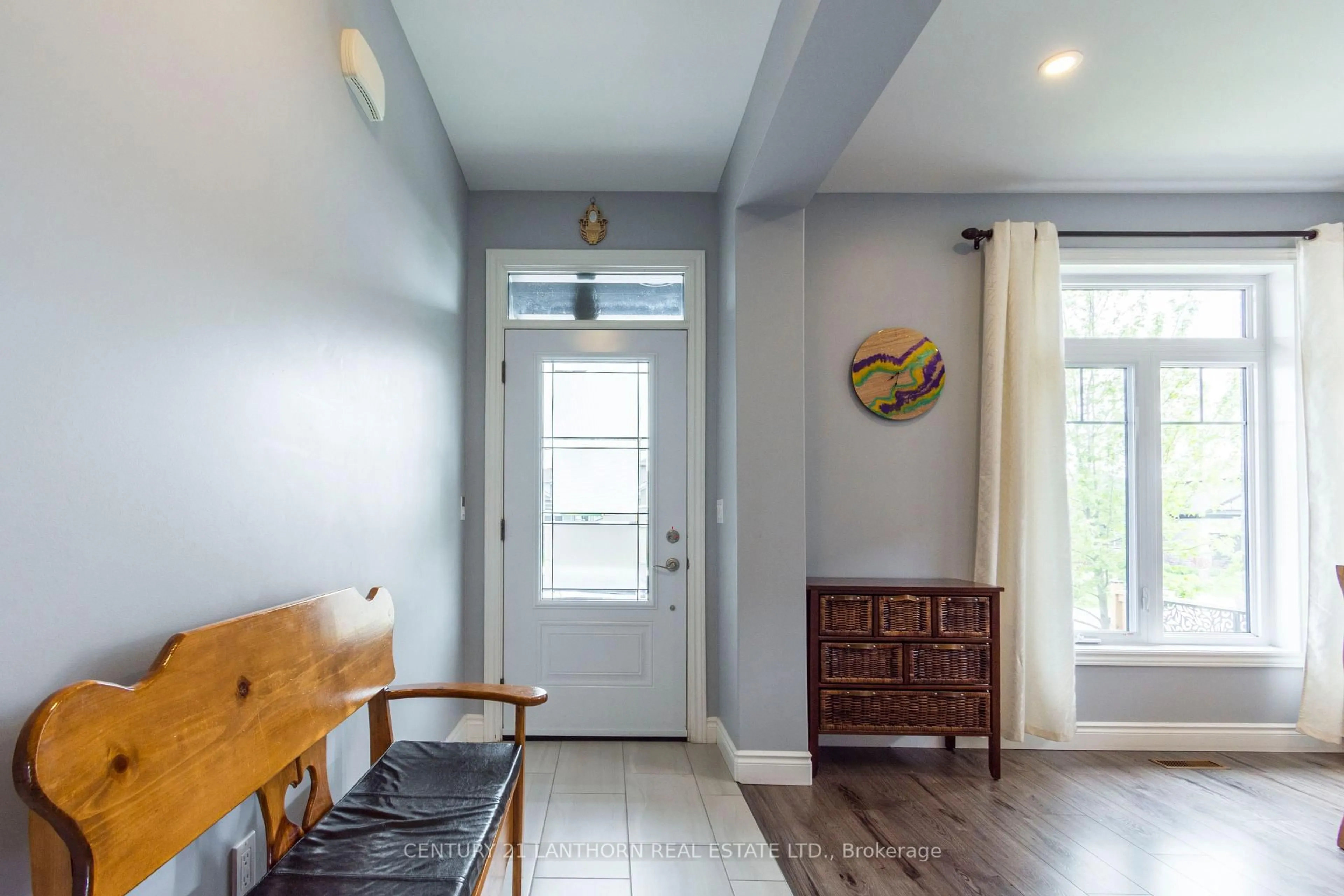 Indoor entryway for 64 Redwood Dr, Belleville Ontario K8N 0K4