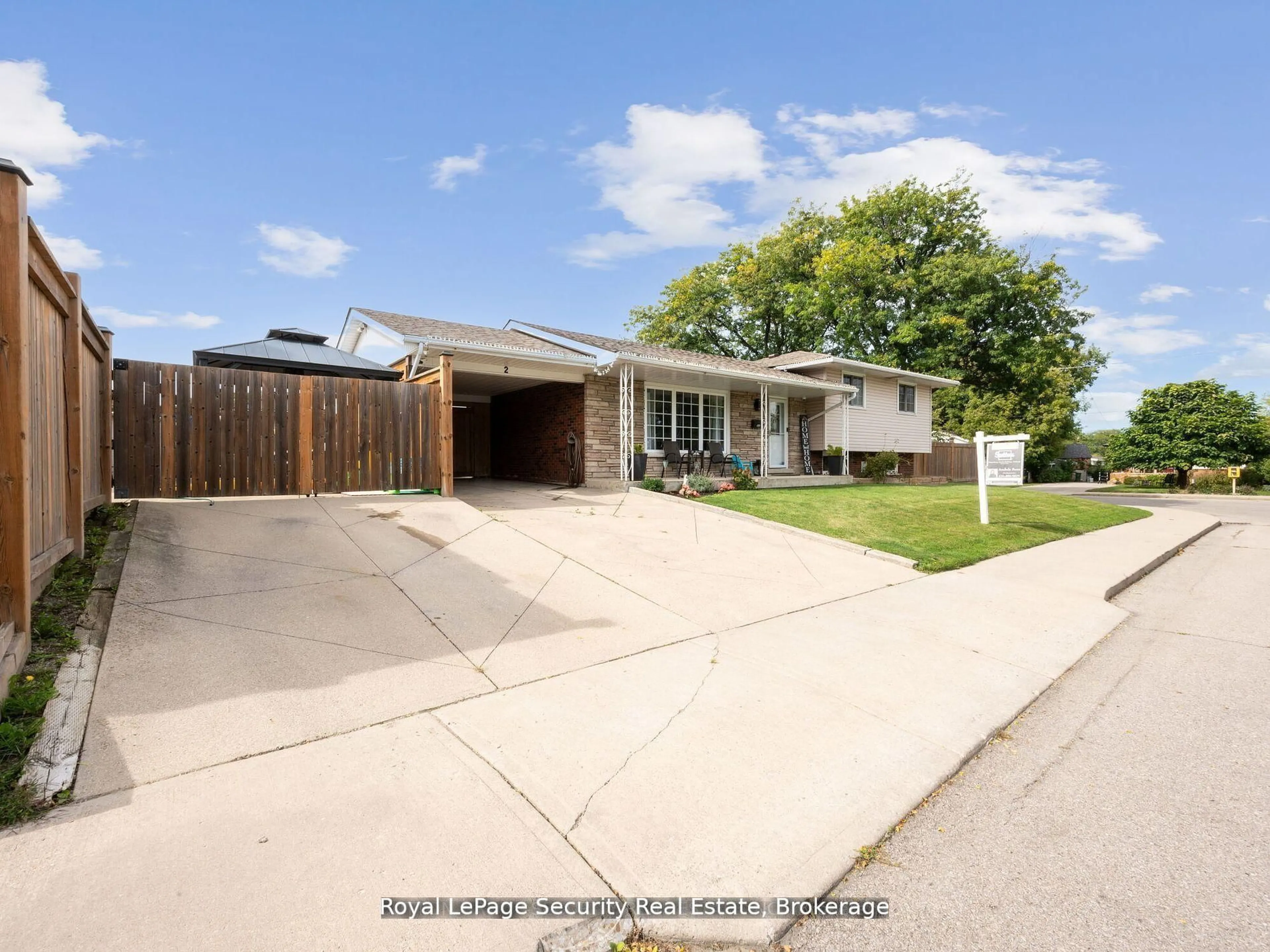 Unknown for 2 Maitland Ave, Hamilton Ontario L9A 3J3