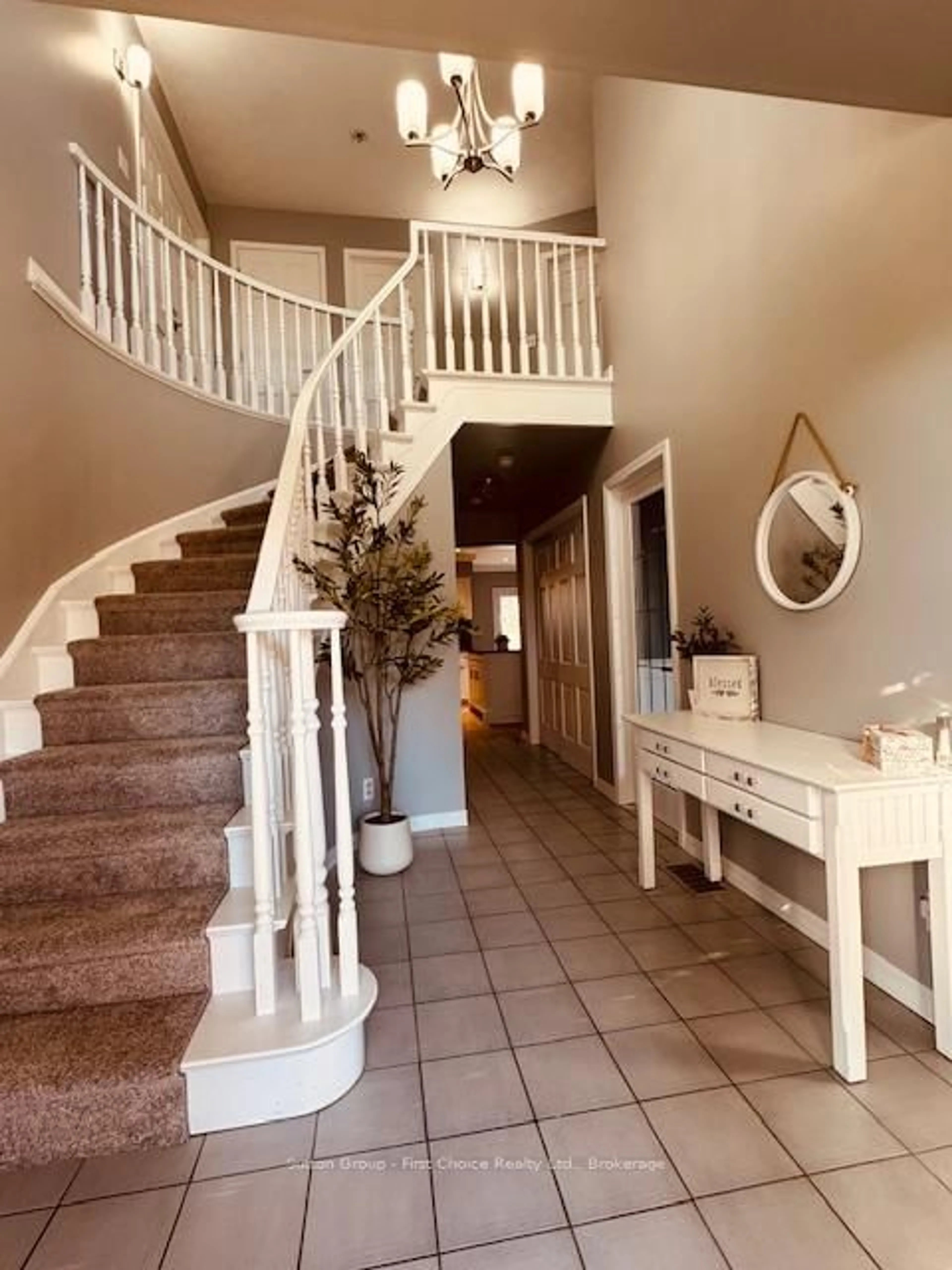 Indoor foyer for 16 Burwell Rd, Stratford Ontario N5A 7R2