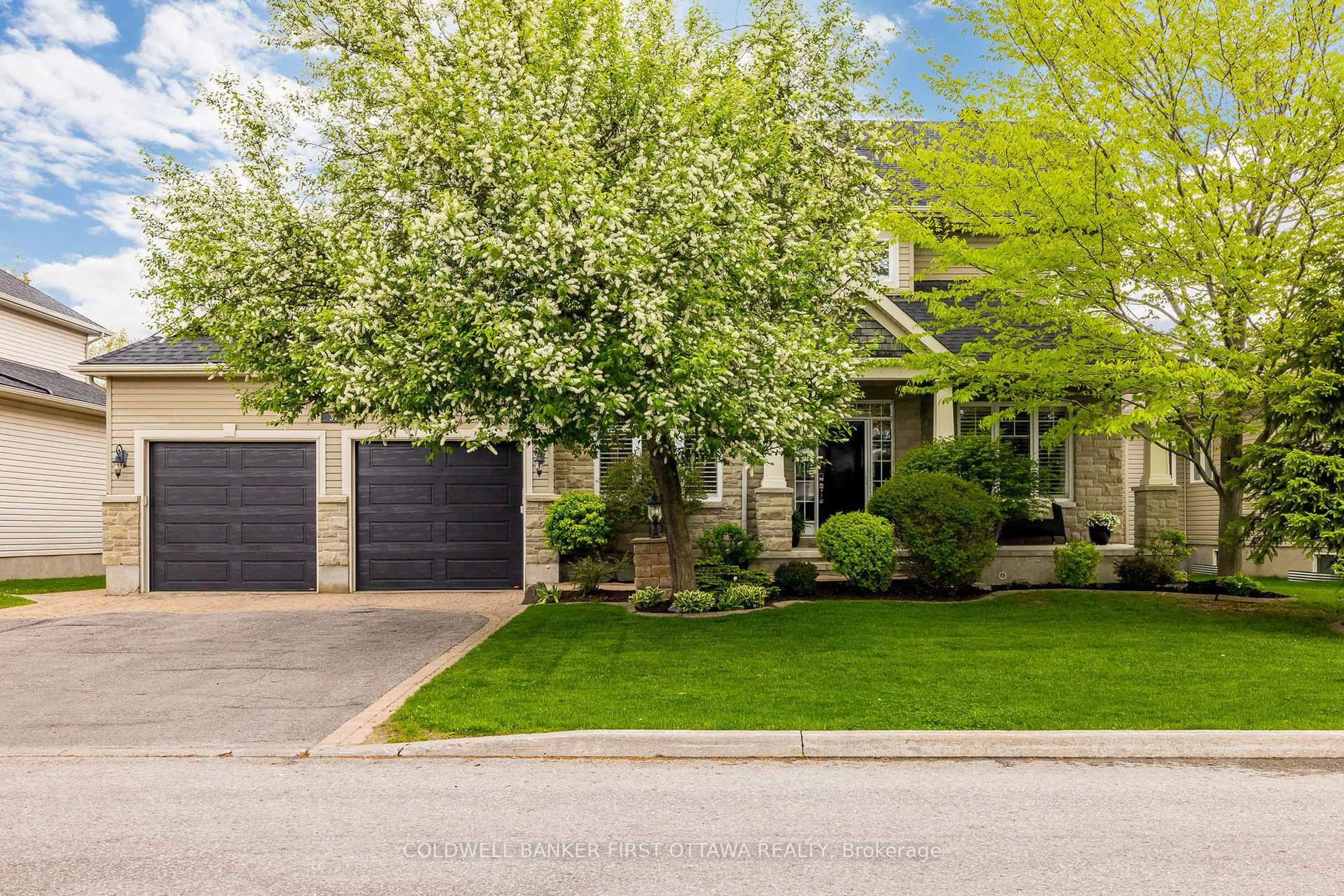 Home with brick exterior material, street for 31 BAYWOOD Dr, Ottawa Ontario K2S 2G2