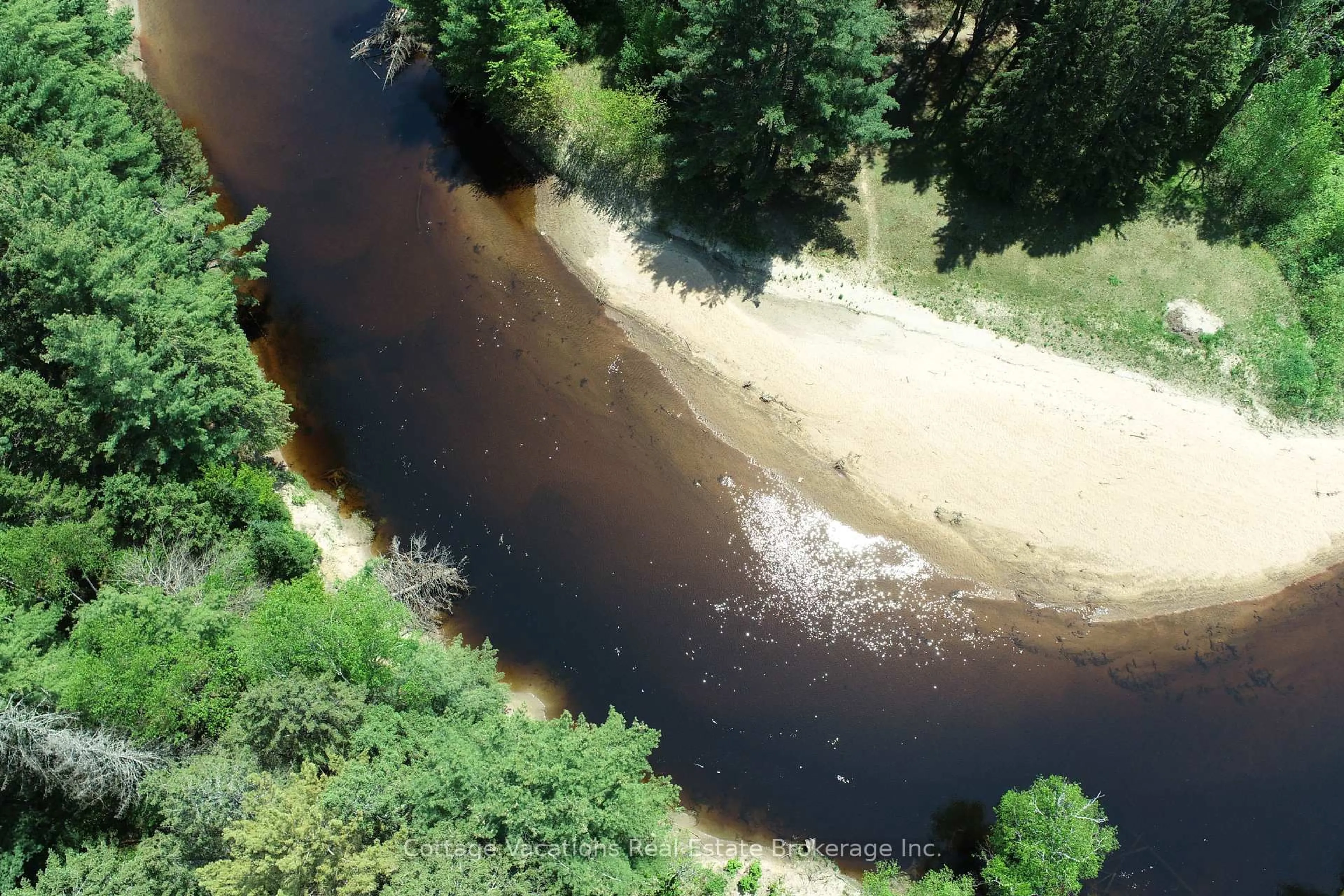A pic from outside/outdoor area/front of a property/back of a property/a pic from drone, water/lake/river/ocean view for 341 OLD NORTH Rd, Huntsville Ontario P1H 2J4