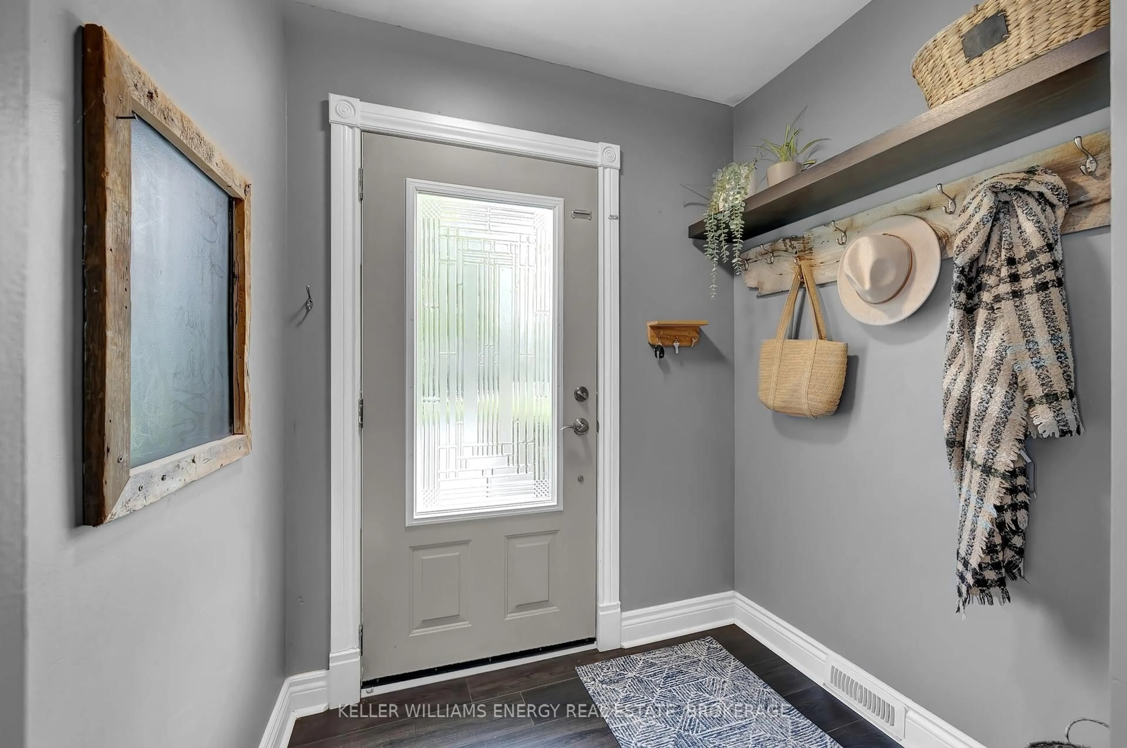 Indoor entryway for 944 County 22 Rd, Alnwick/Haldimand Ontario K0K 2G0