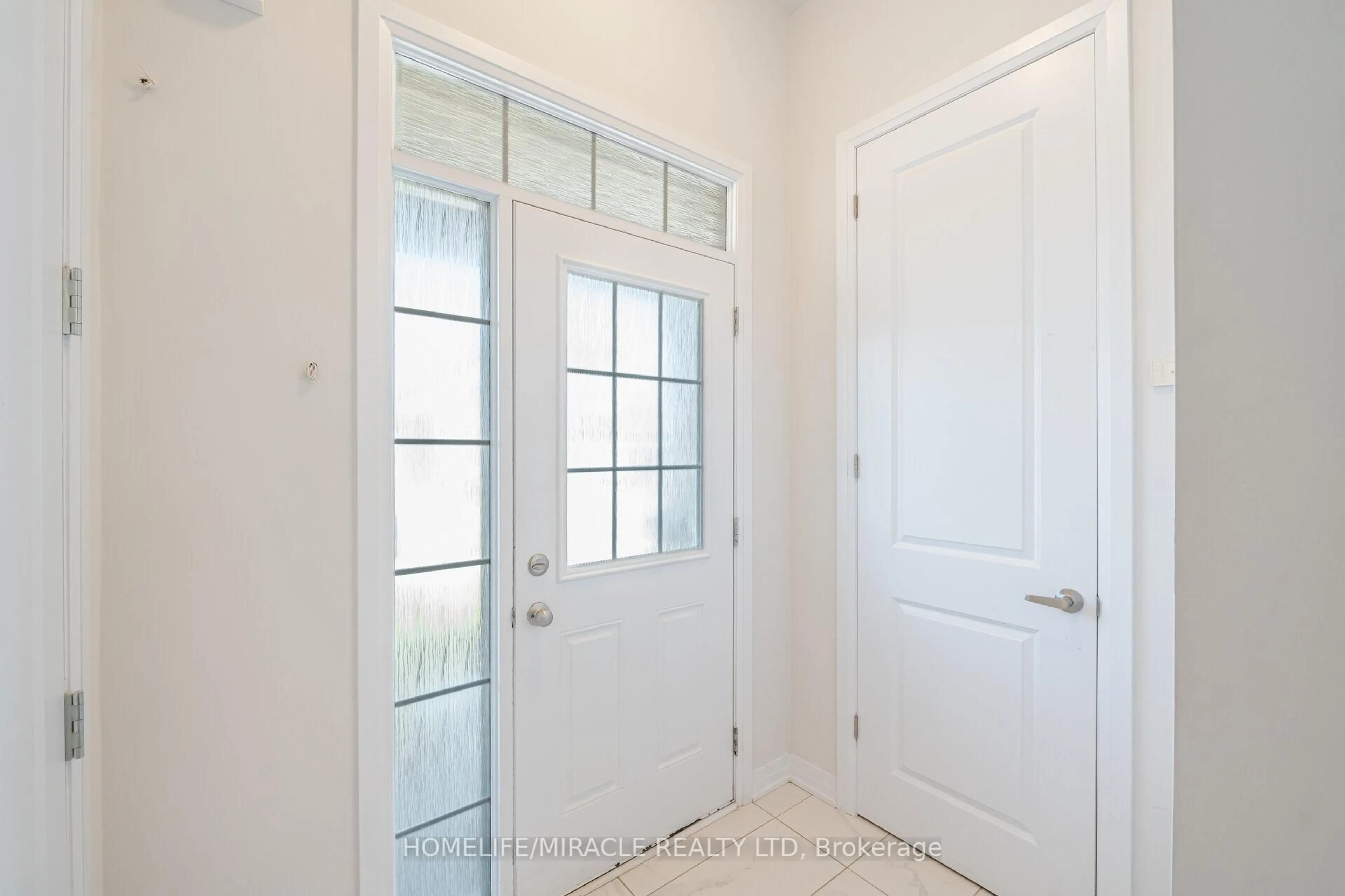 Indoor entryway for 454 Adelaide St, Wellington North Ontario N0G 1A0