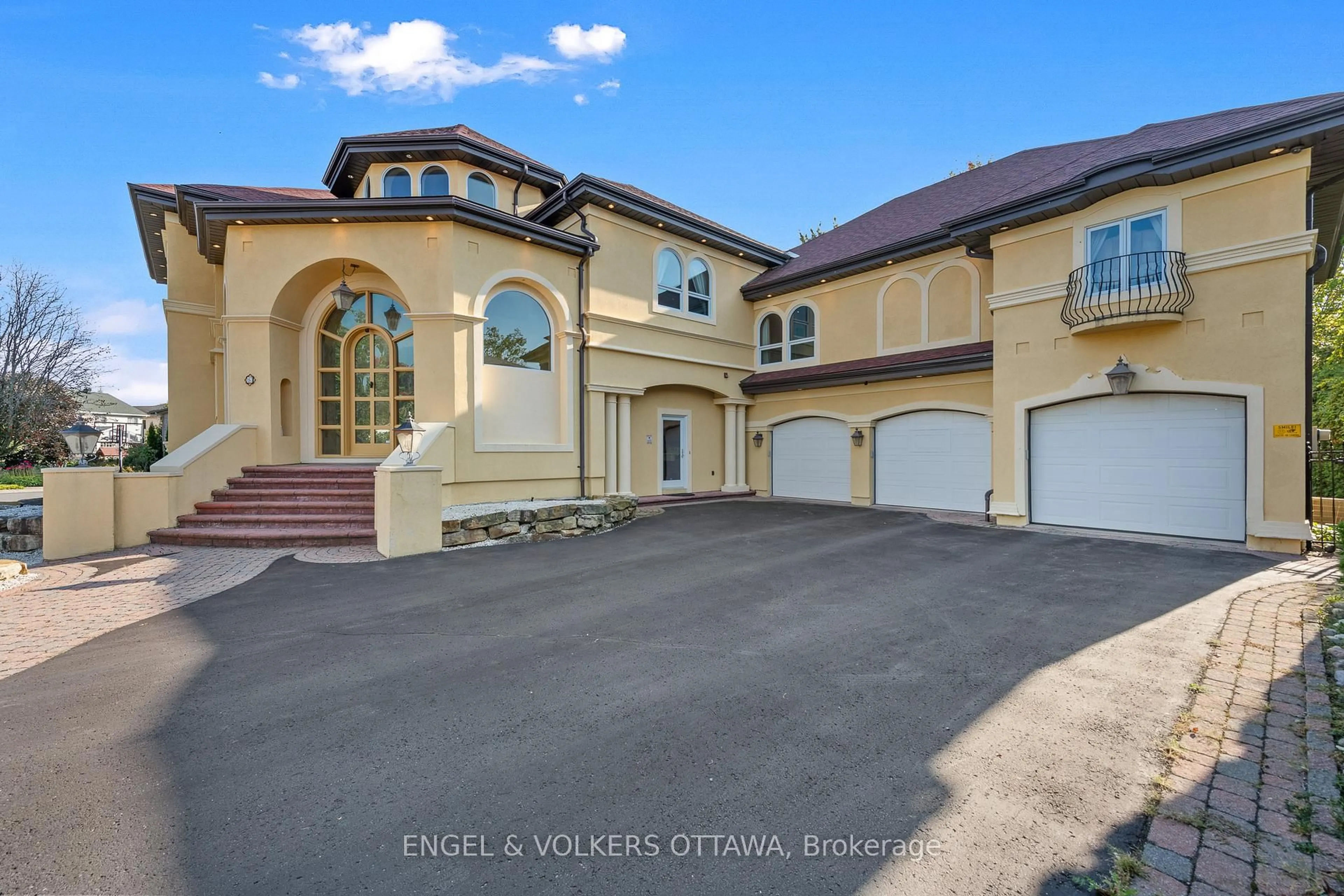 A pic from outside/outdoor area/front of a property/back of a property/a pic from drone, street for 6 Cypress Gdns, Stittsville Ontario K2S 1W5