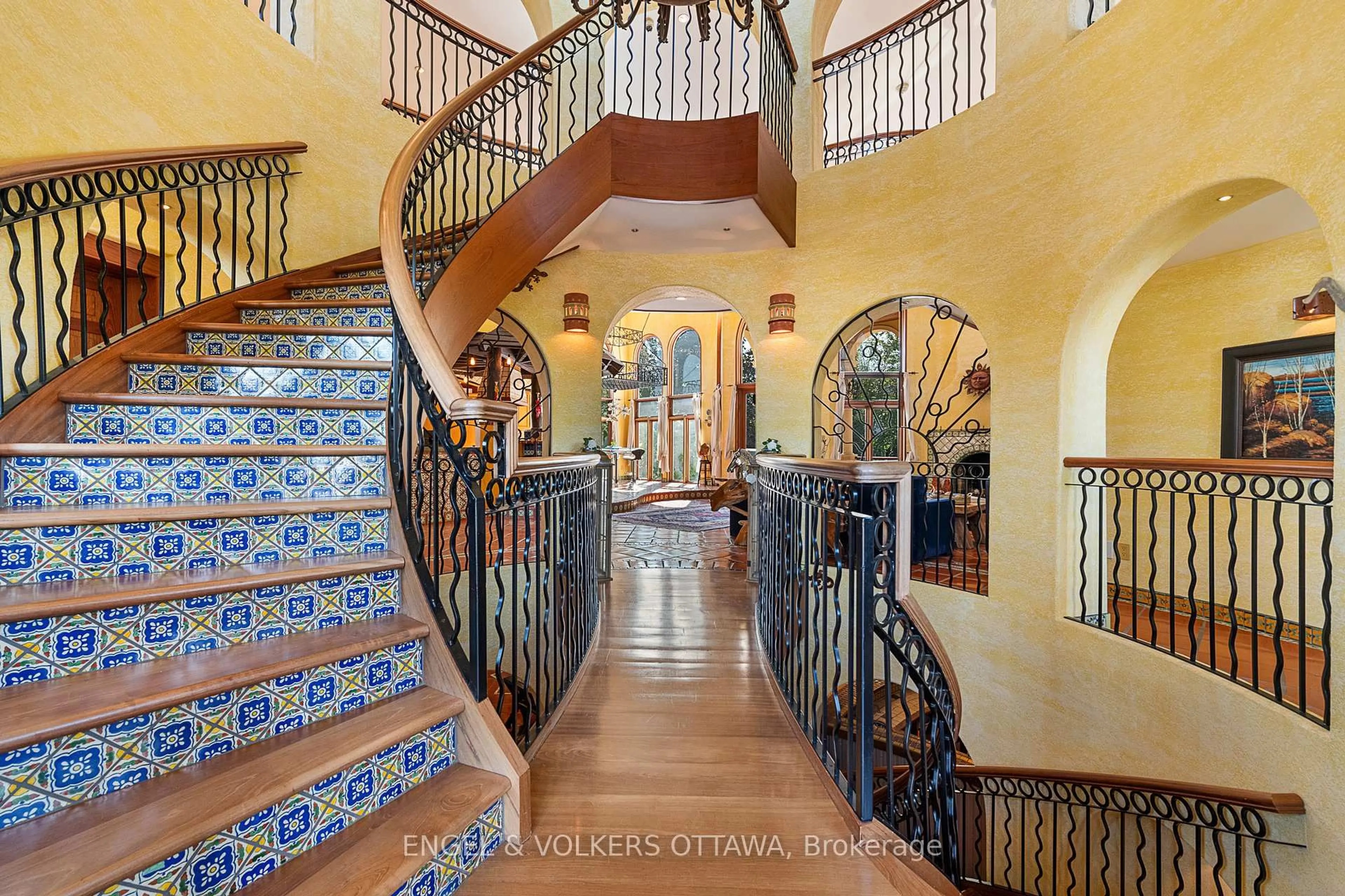 Indoor foyer for 6 Cypress Gdns, Stittsville Ontario K2S 1W5
