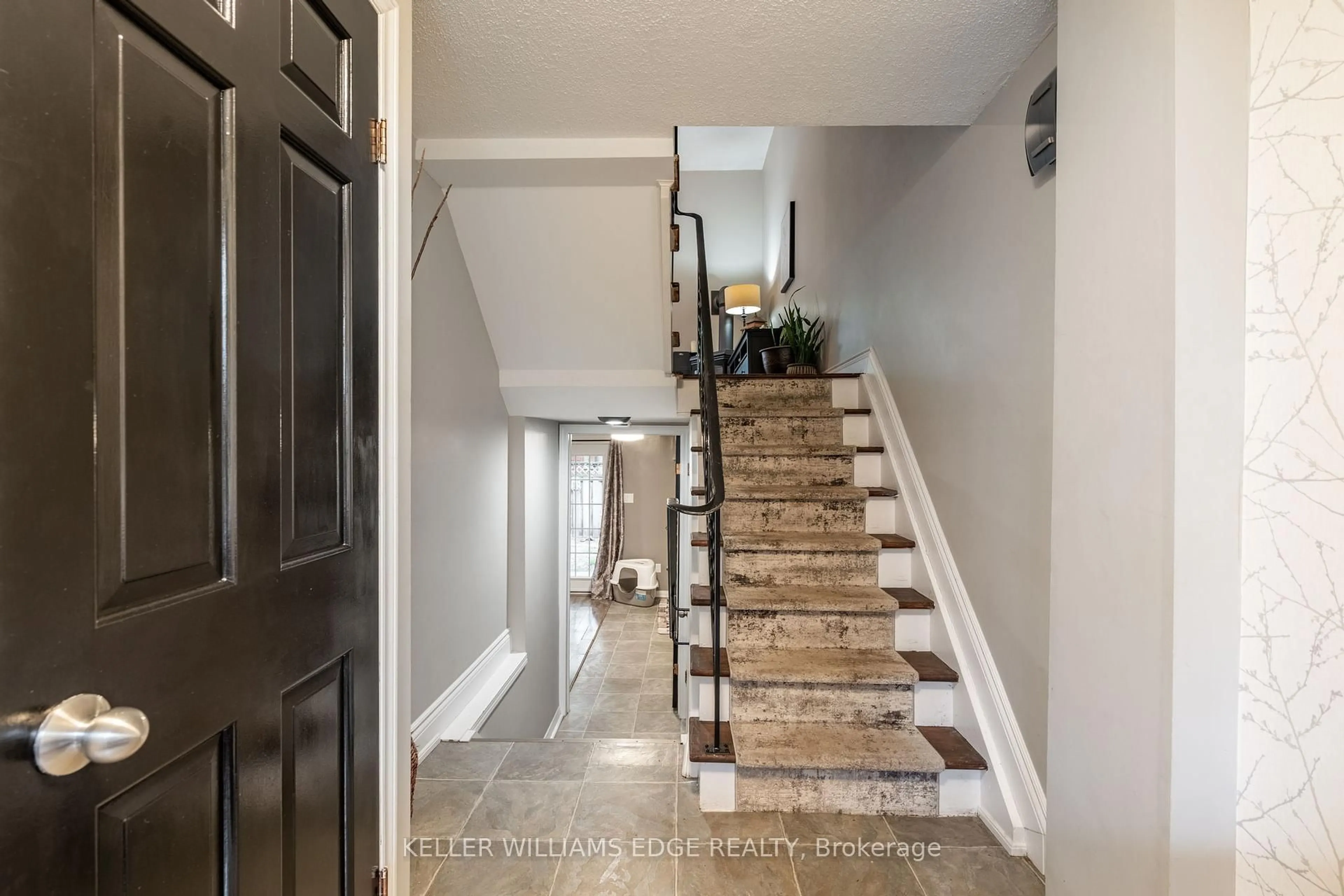 Unknown for 91 Livingston Ave #7, Grimsby Ontario L3M 1L4