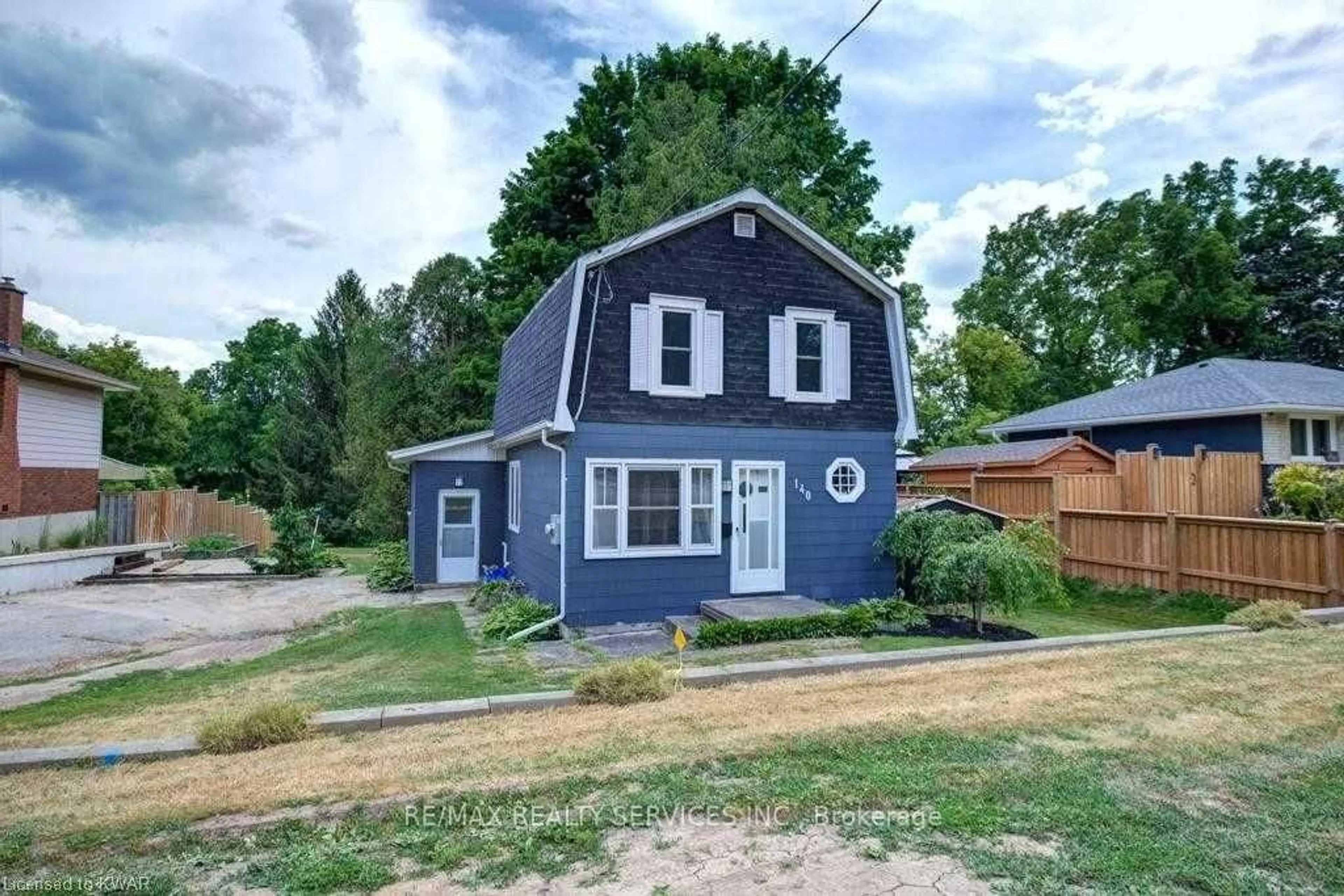 Unknown for 140 Canterbury St, Ingersoll Ontario N5C 1C8