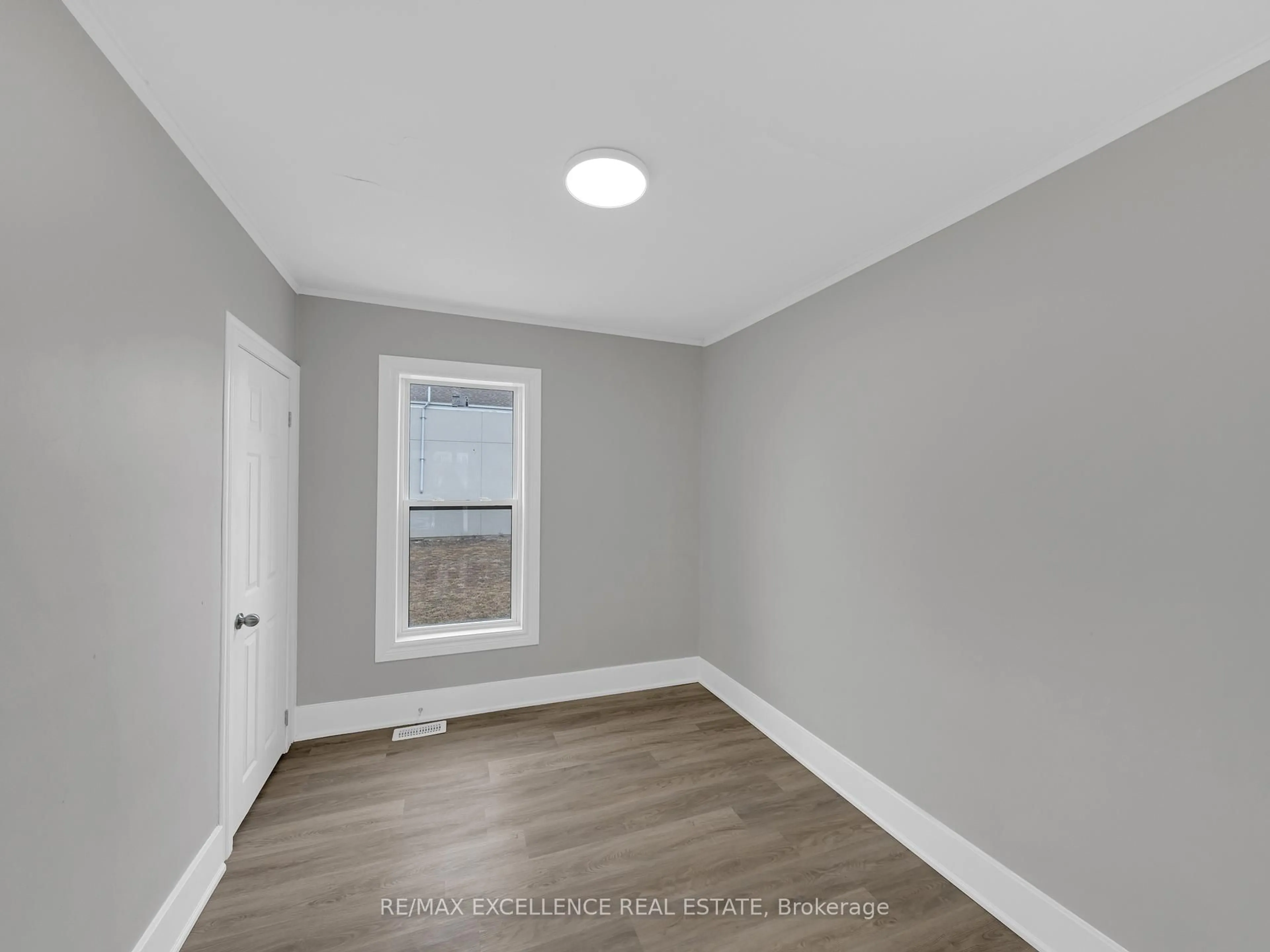 A pic of a room for 1289-91 Langlois Ave, Windsor Ontario N8X 4L6