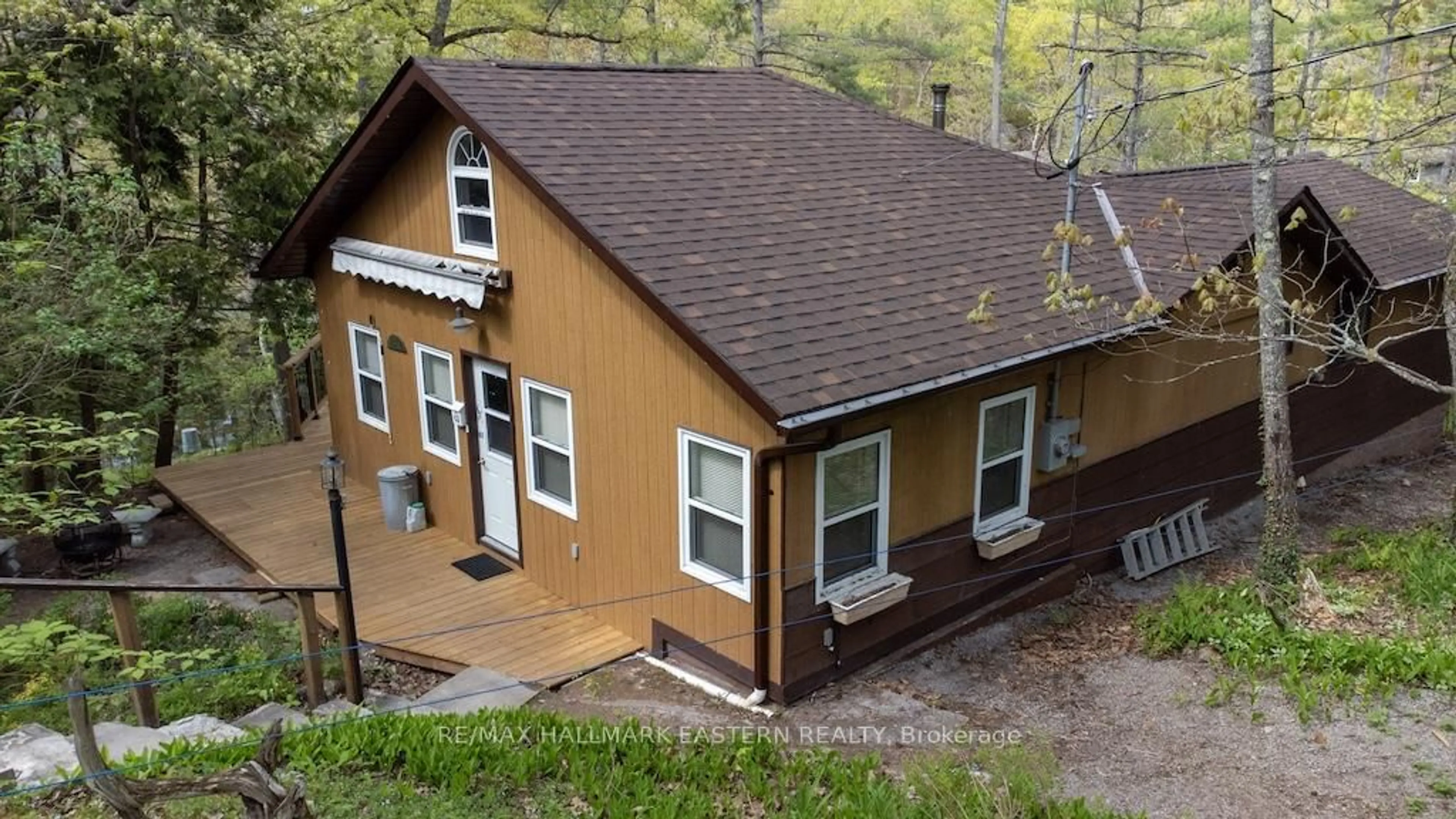 A pic from outside/outdoor area/front of a property/back of a property/a pic from drone, building for 3566 Rock Crossway Lane, Selwyn Ontario K0L 2H0