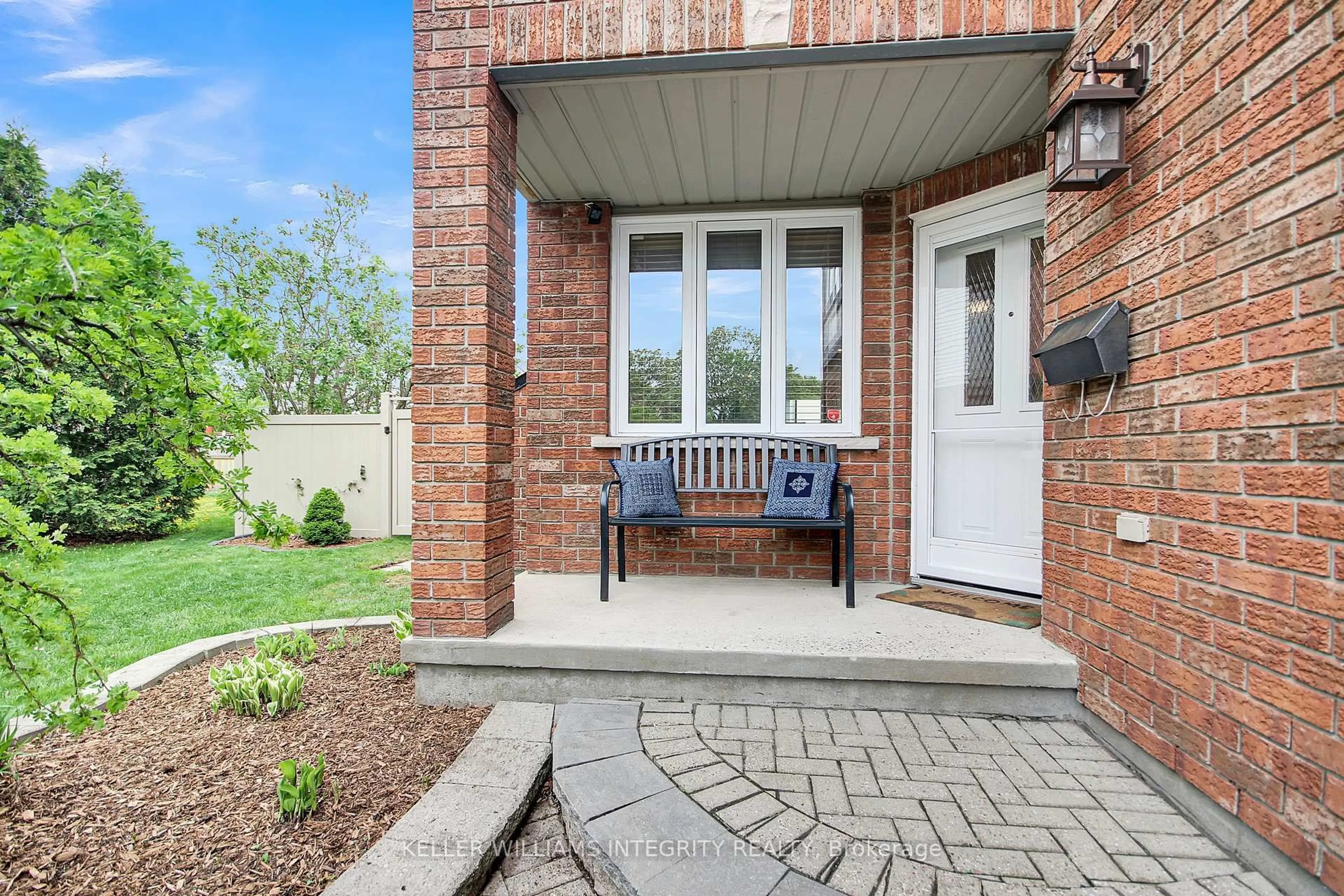 Unknown for 145 Hunterswood Cres, Ottawa Ontario K1G 5W1