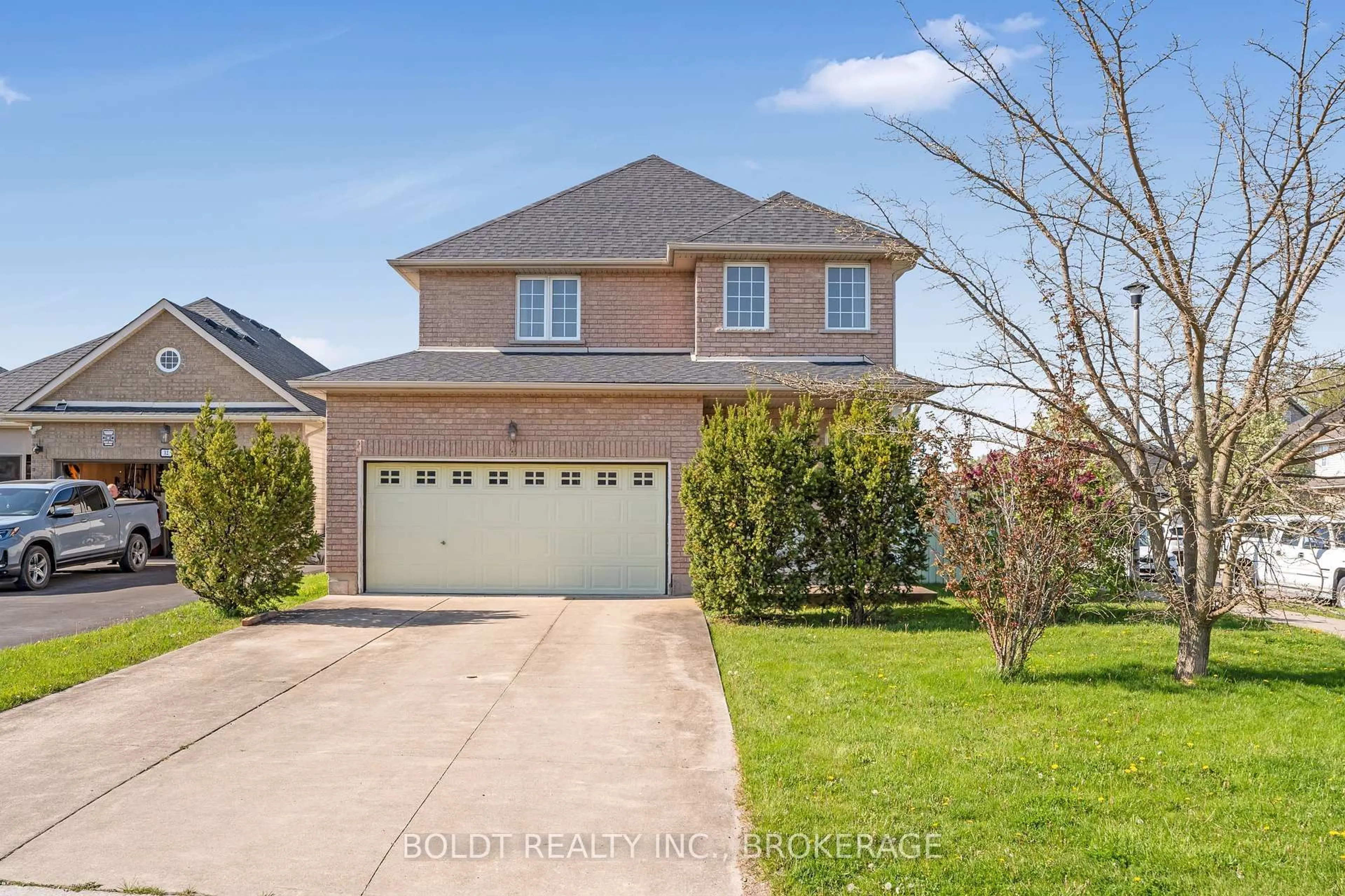 Unknown for 4 Henley Crt, Welland Ontario L3B 6E8