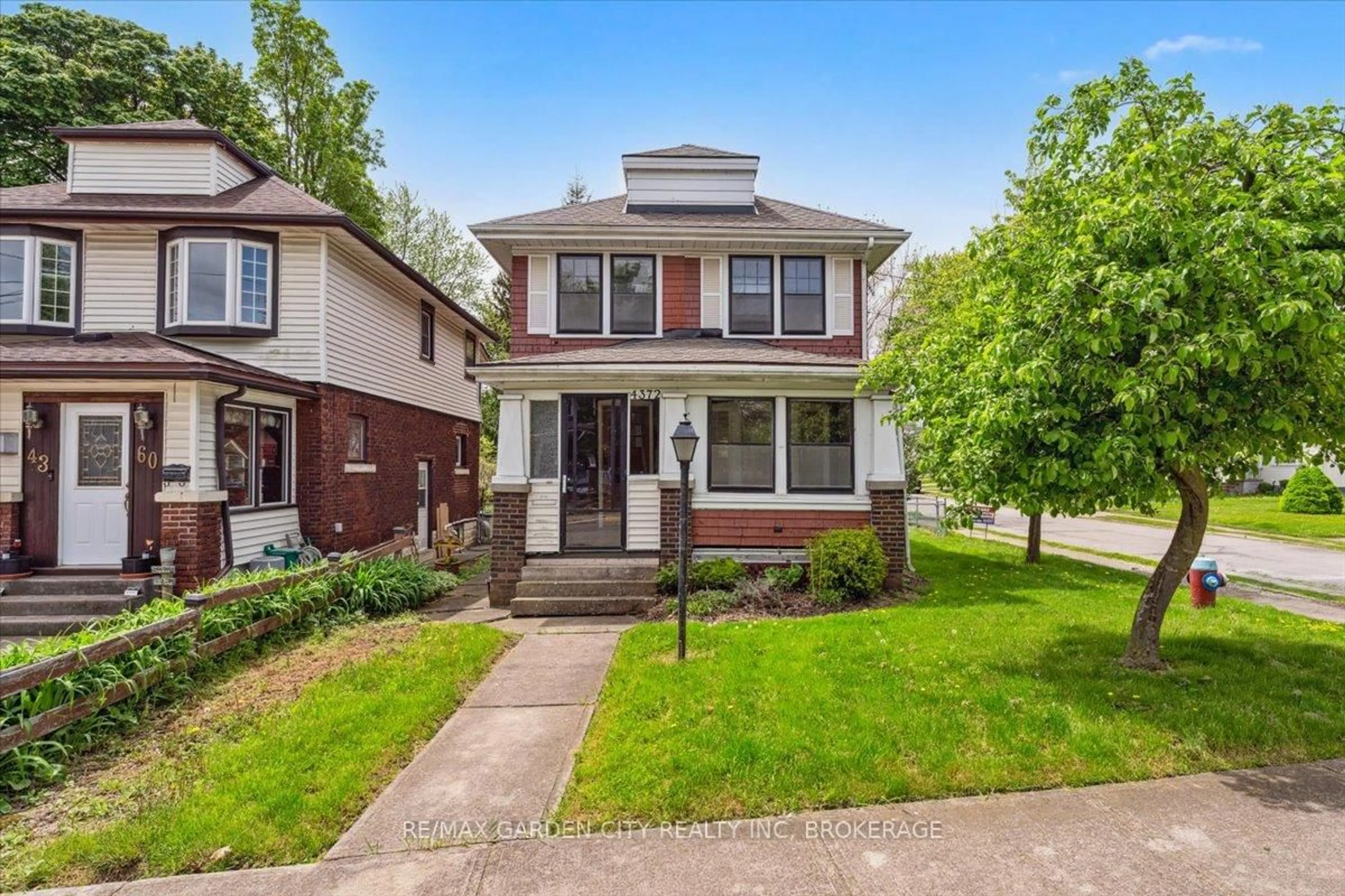 Home with brick exterior material, street for 4372 SENECA St, Niagara Falls Ontario L2E 1G6