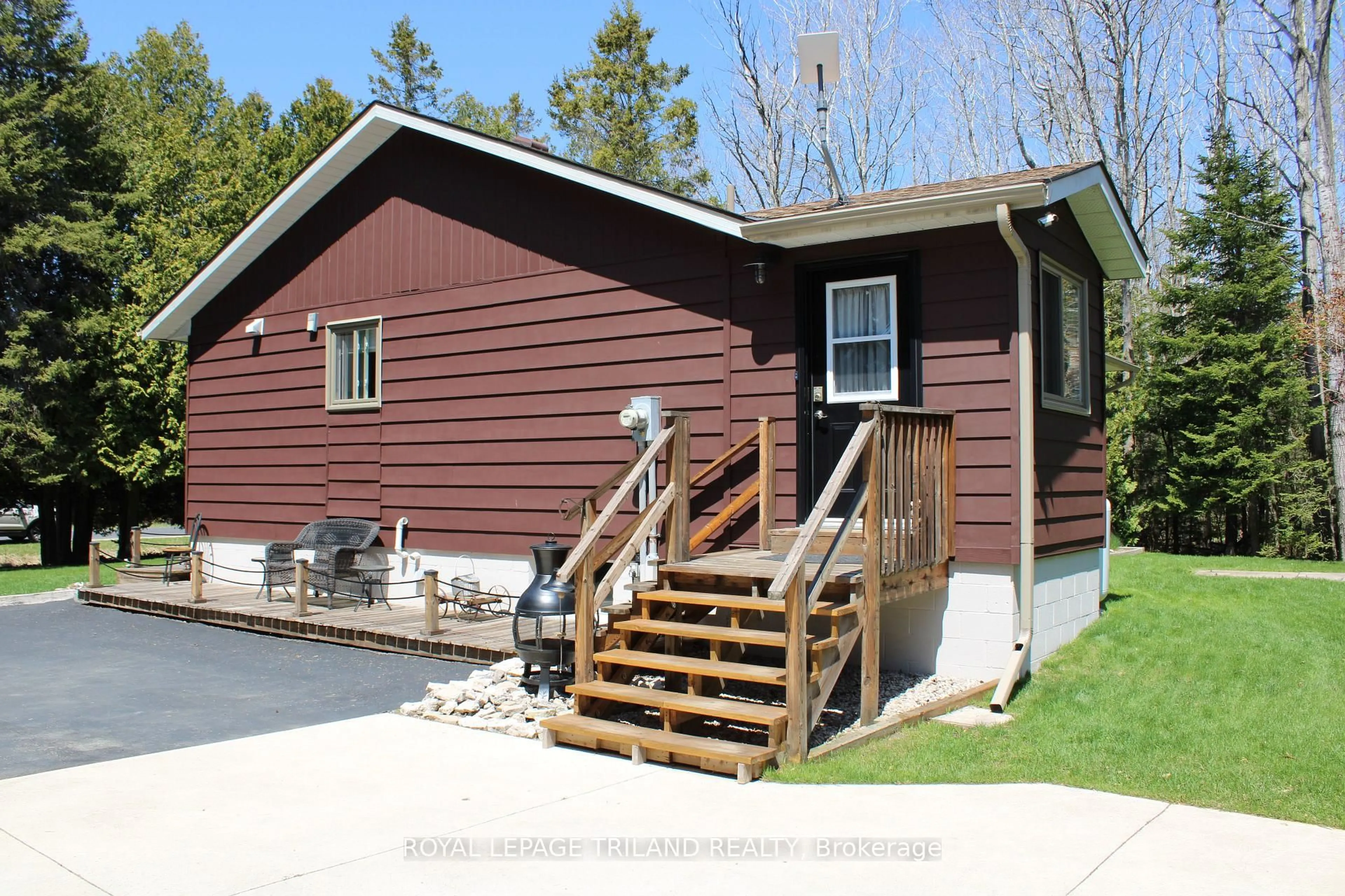 Home with vinyl exterior material, street for 179 Warner Bay Rd, Northern Bruce Peninsula Ontario N0H 2R0