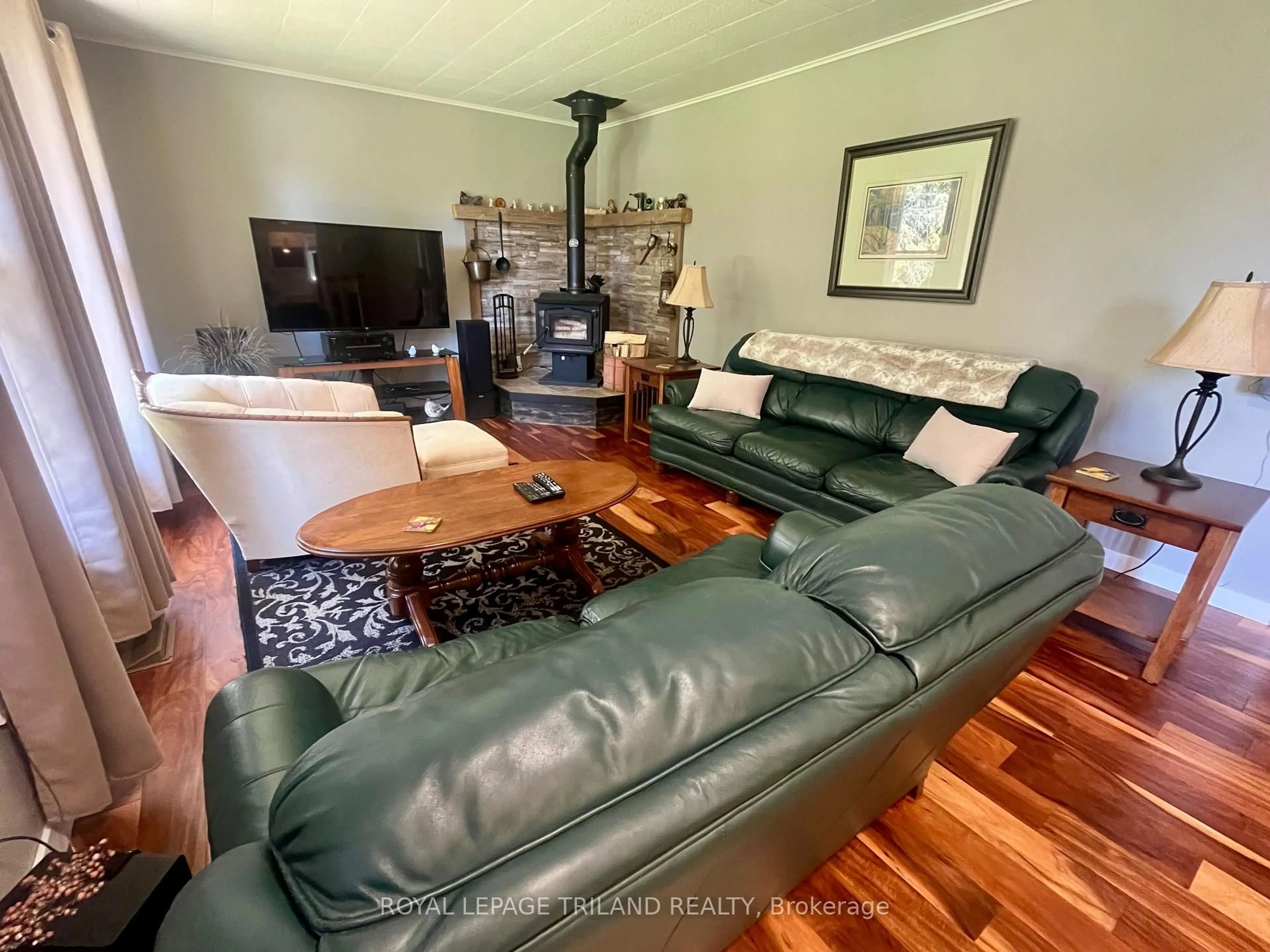 Living room with furniture, unknown for 179 Warner Bay Rd, Northern Bruce Peninsula Ontario N0H 2R0