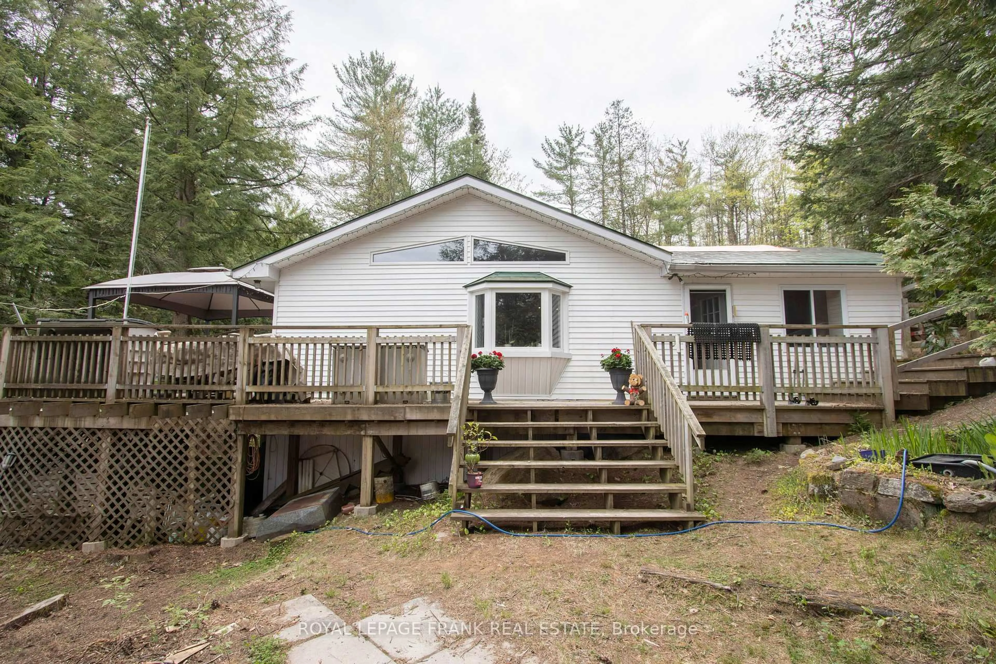 Patio, unknown for 1070 Towering Oaks Tr, Minden Hills Ontario K0M 2L0