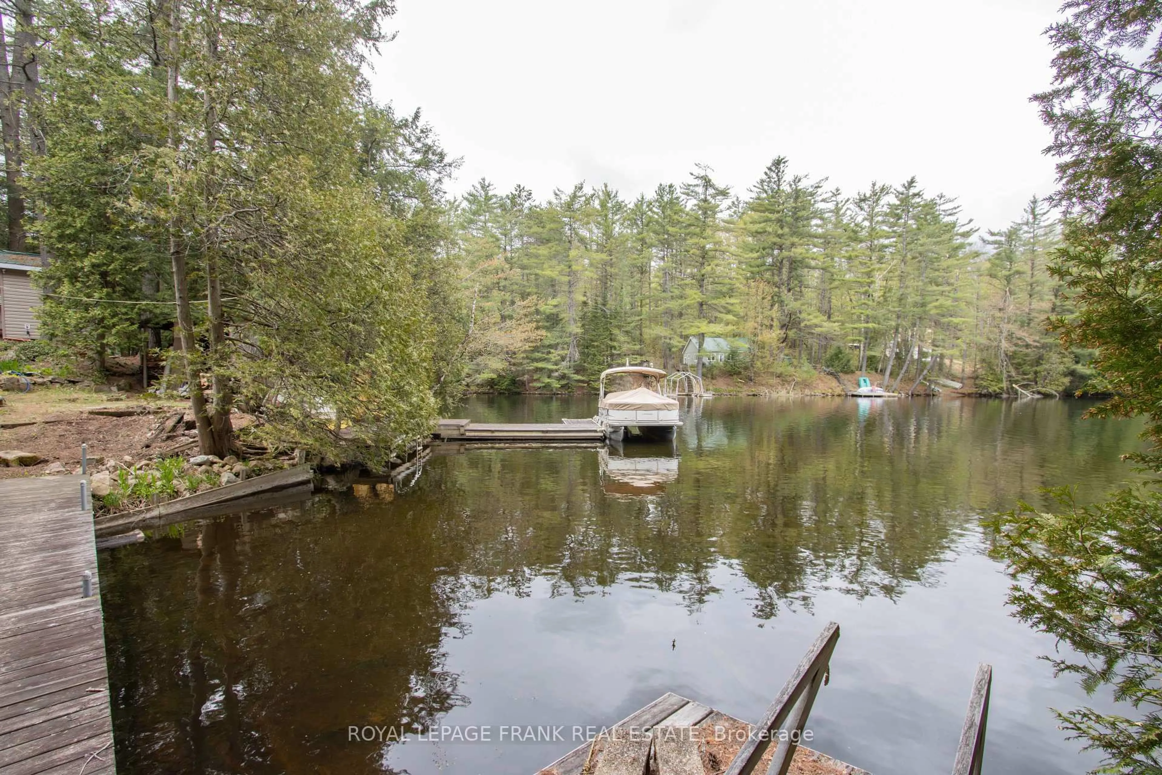 Blurry image for 1070 Towering Oaks Tr, Minden Hills Ontario K0M 2L0