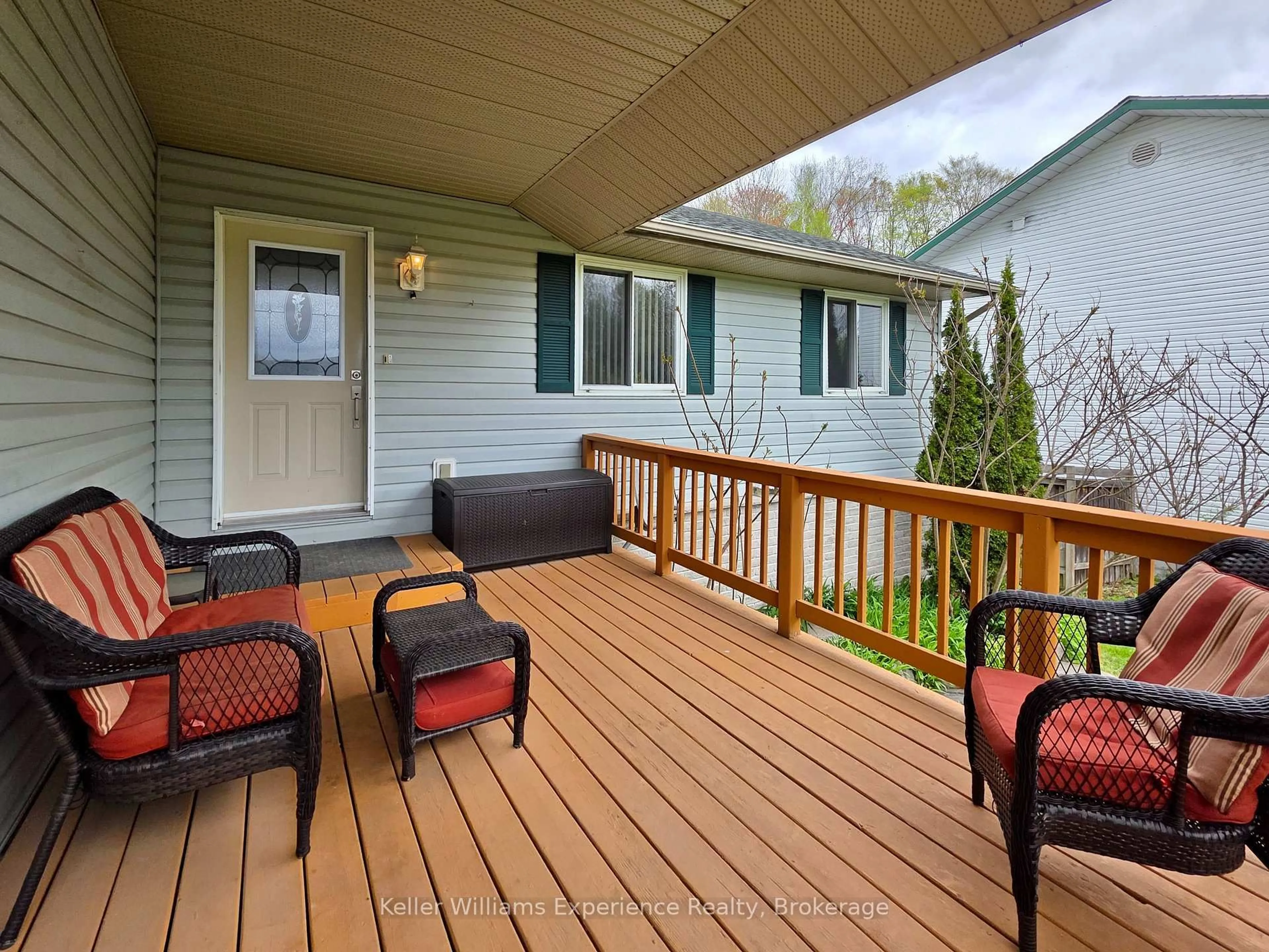 Patio, water/lake/river/ocean view for 26 Walter St, Huntsville Ontario P1H 1W2