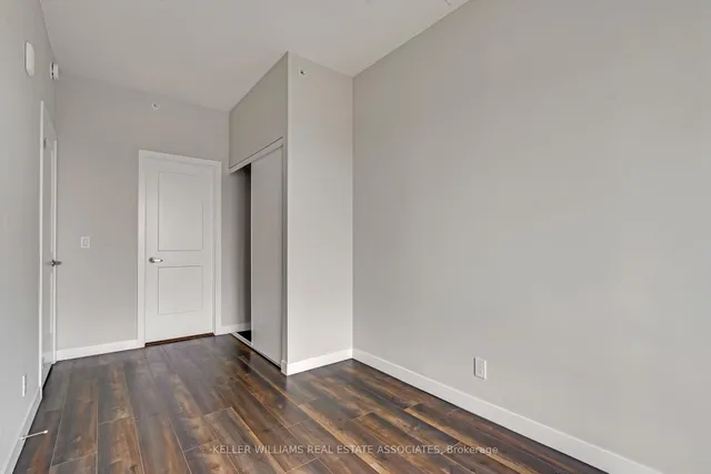 Additional property image - 15 Queen St Unit 1702