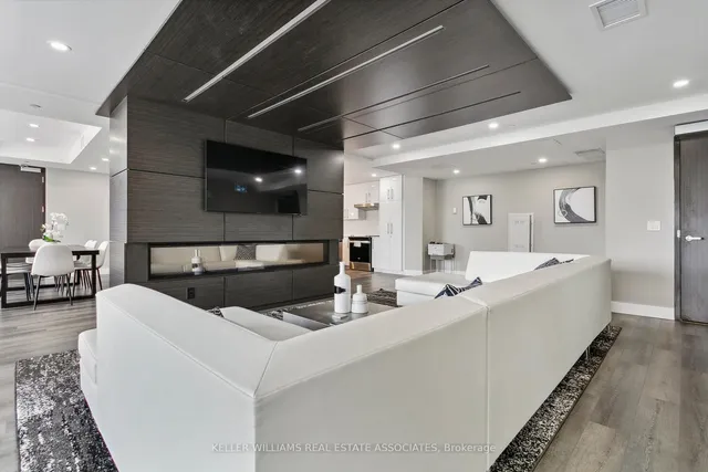 Additional property image - 15 Queen St Unit 1702