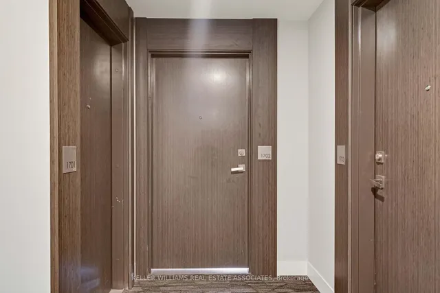 Additional property image - 15 Queen St Unit 1702