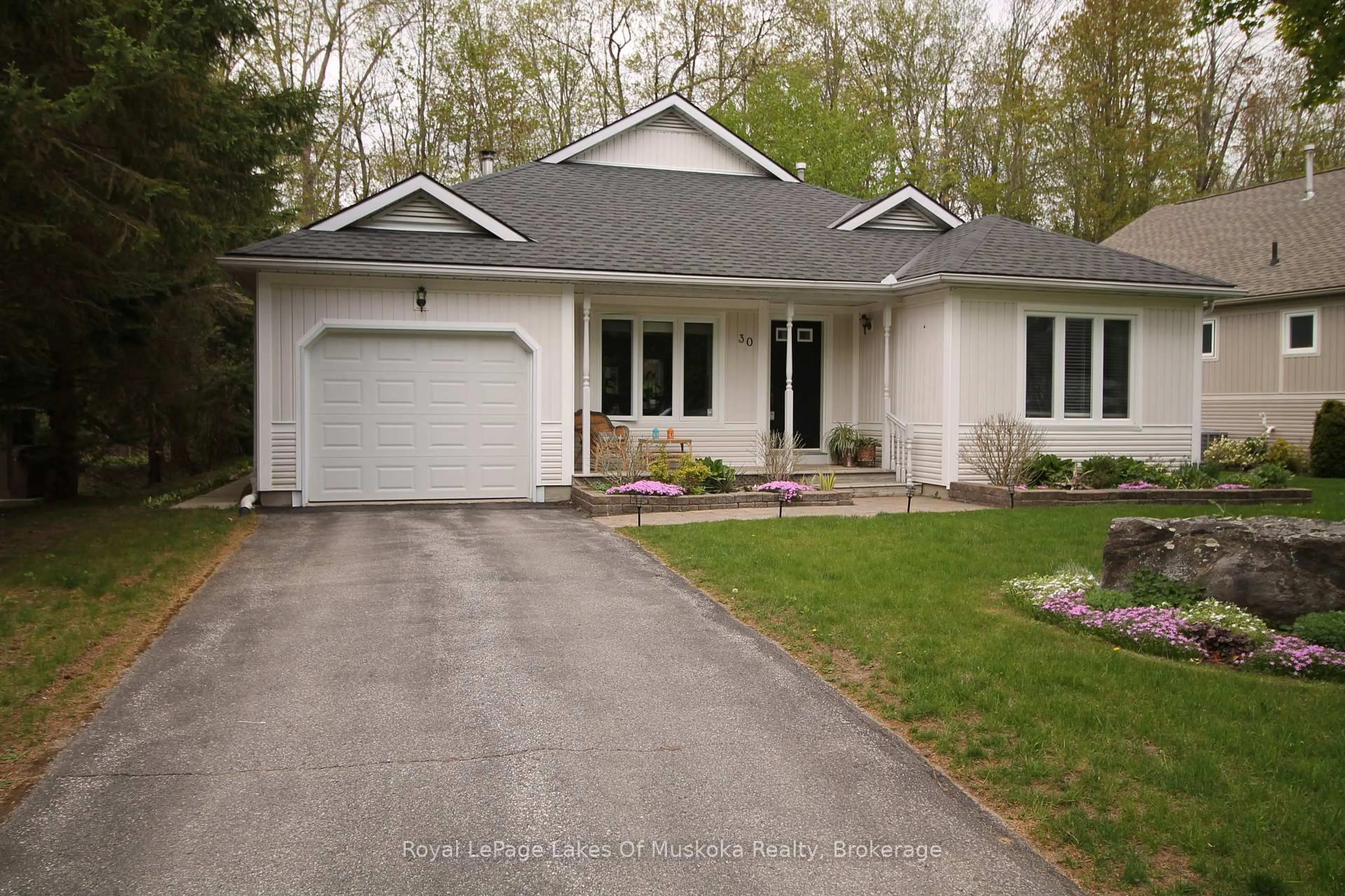 Home with vinyl exterior material, street for 30 Hedgewood Lane, Gravenhurst Ontario P1P 1Y8